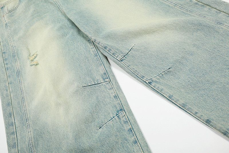 Vintage Men's light blue distressed loose straight leg jeans Size US 32 / EU 48 - 6 Thumbnail
