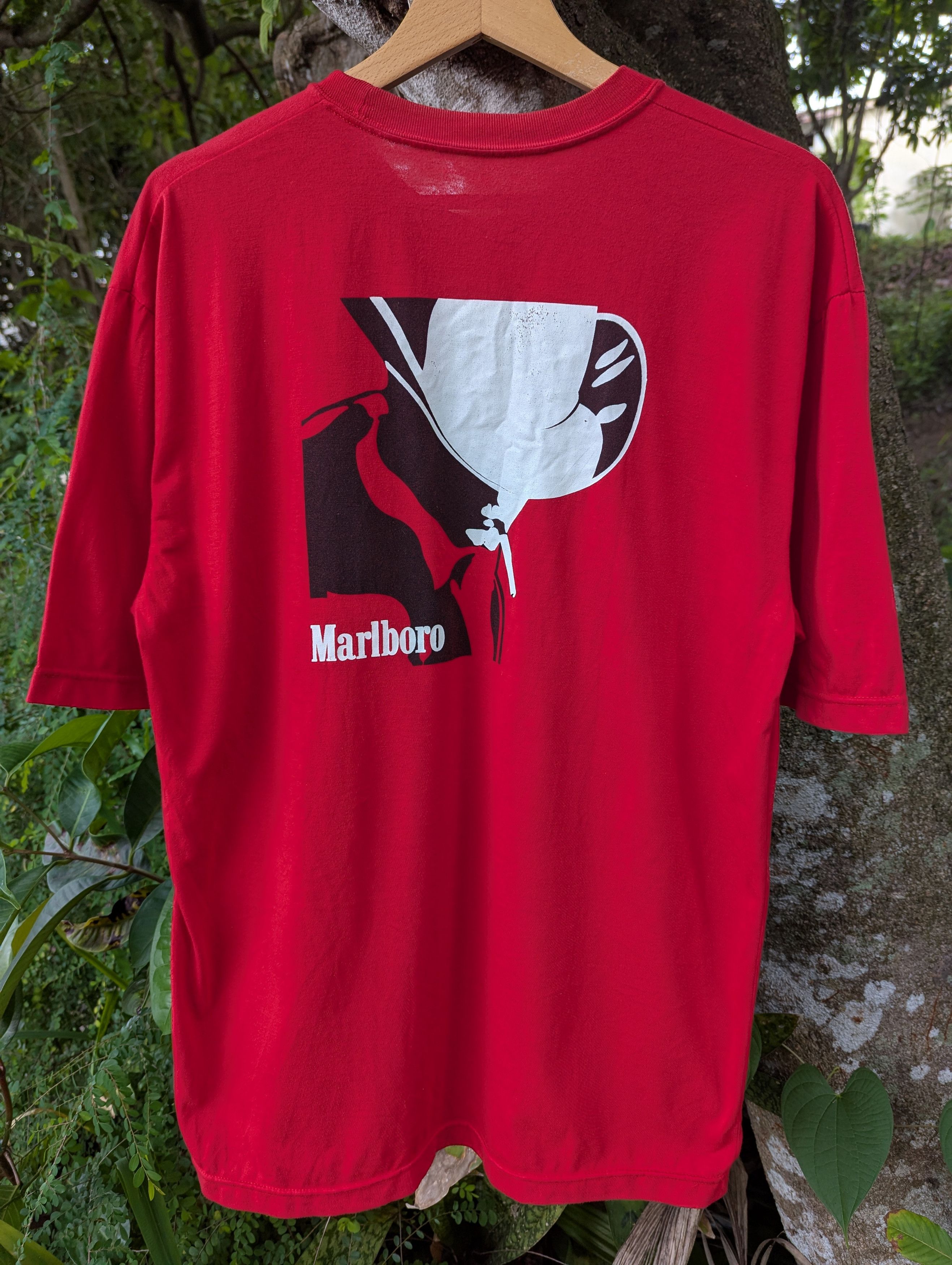 Marlboro Vintage Marlboro Cowboy Smoking Red Tshirt Size US L / EU 52-54 / 3 - 1 Thumbnail