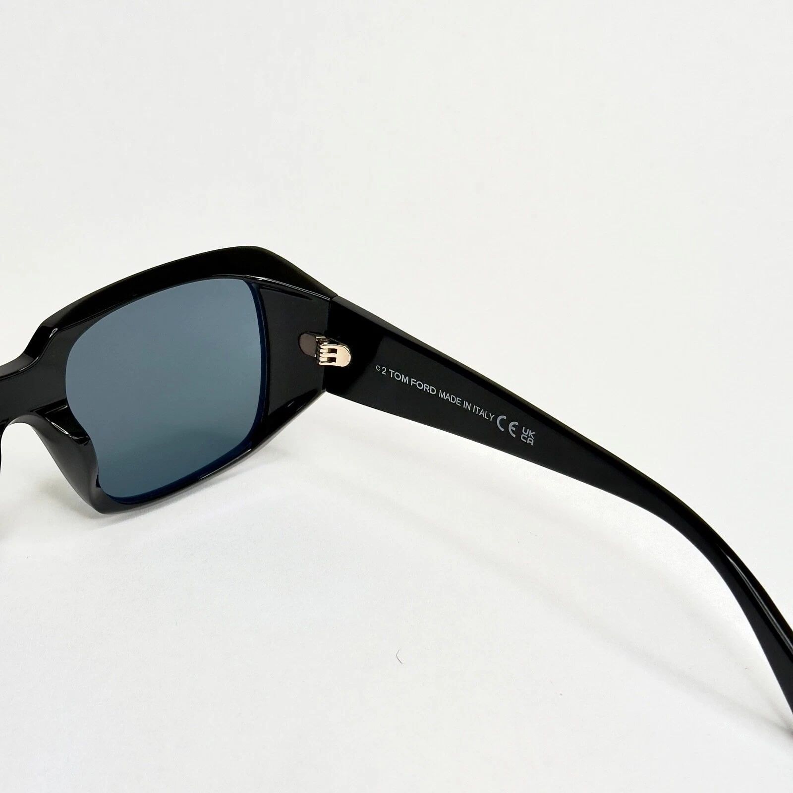 Tom Ford TOM FORD FT1035 RYDER-02 01V Black Modern Sunglasses 1035 Size ONE SIZE - 6 Thumbnail