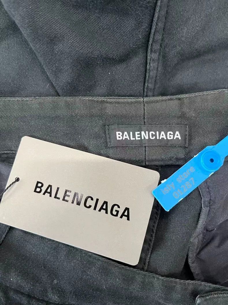 Balenciaga Balenciaga size L Solid Color Buttoned Mid-Rise Straight O Size US 27 - 4 Thumbnail