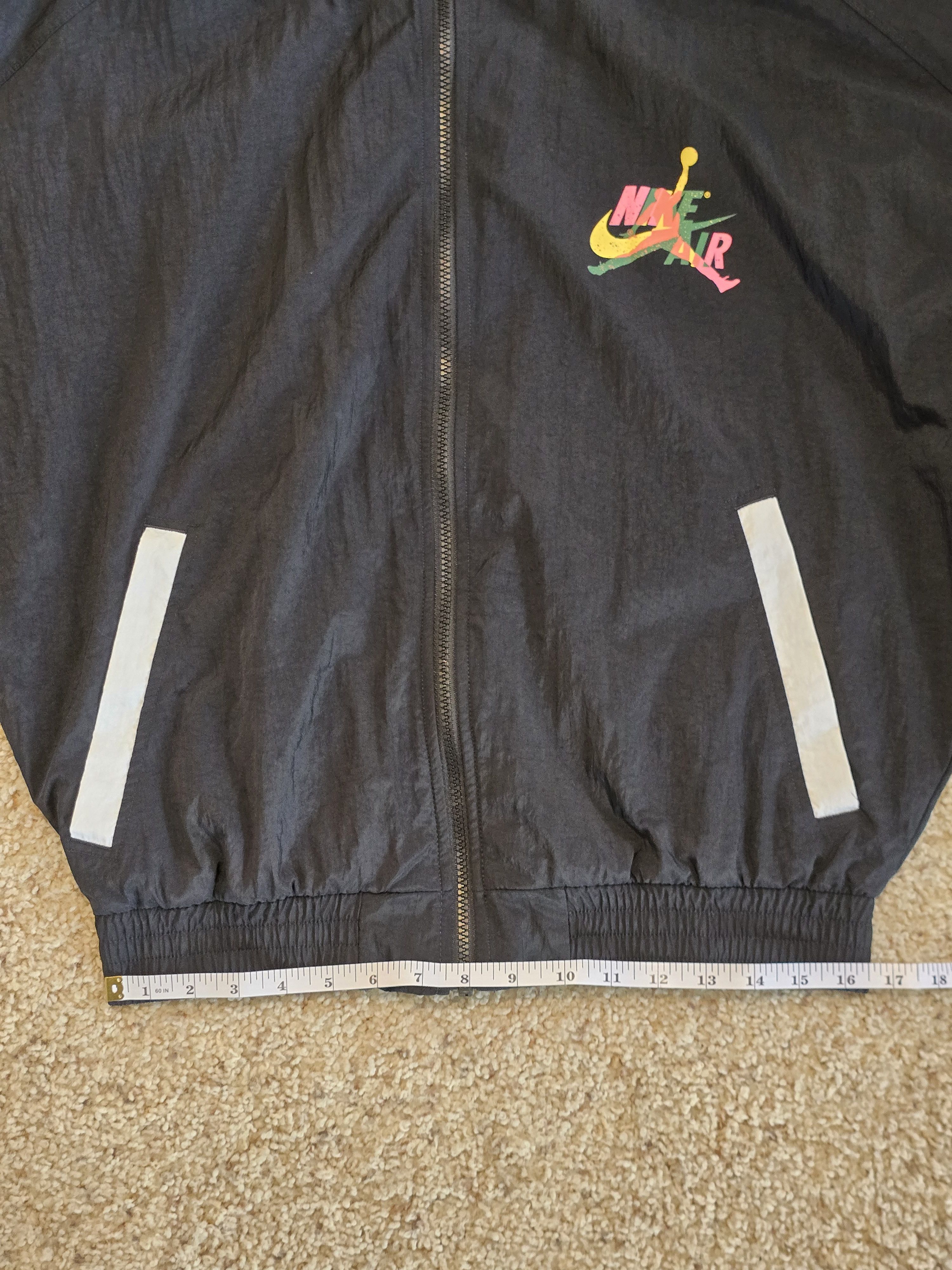 Nike Vintage 90s Nike Air Jordan Big Logo Windbreaker Jacket Size US M / EU 48-50 / 2 - 6 Thumbnail