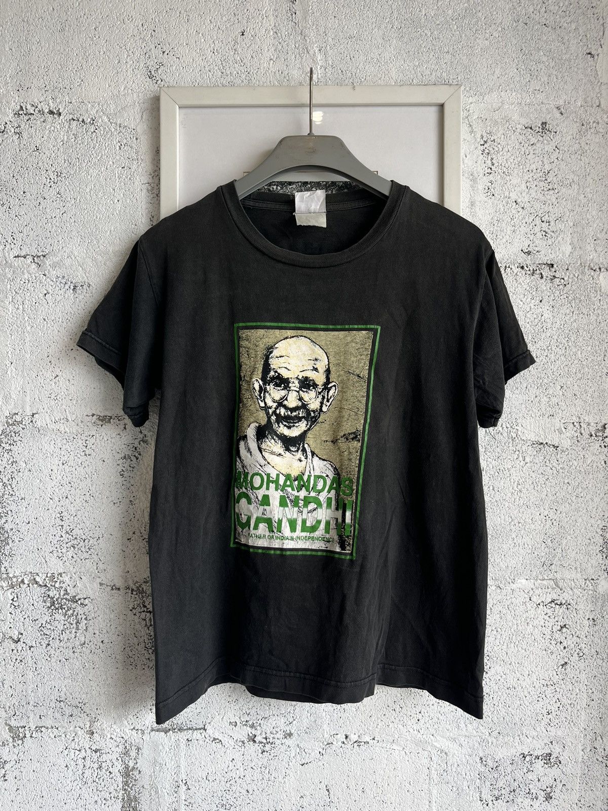 Mohandas Gandhi Shirt Vintage fashion Medium