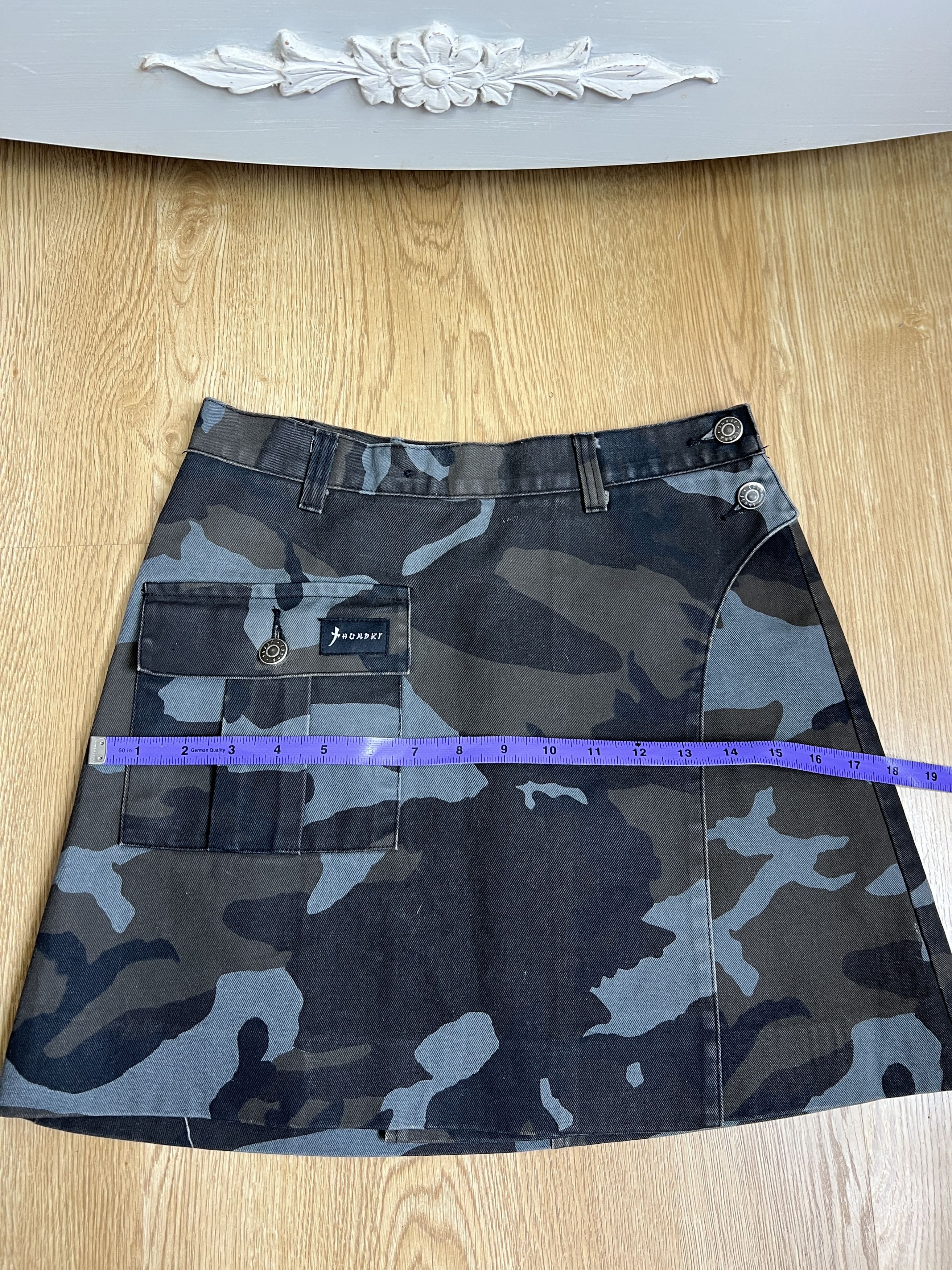 Realtree VINTAGE ASYMETRICAL CAMO MINI SKIRT Size 26" / US 2 / IT 38 - 9 Thumbnail