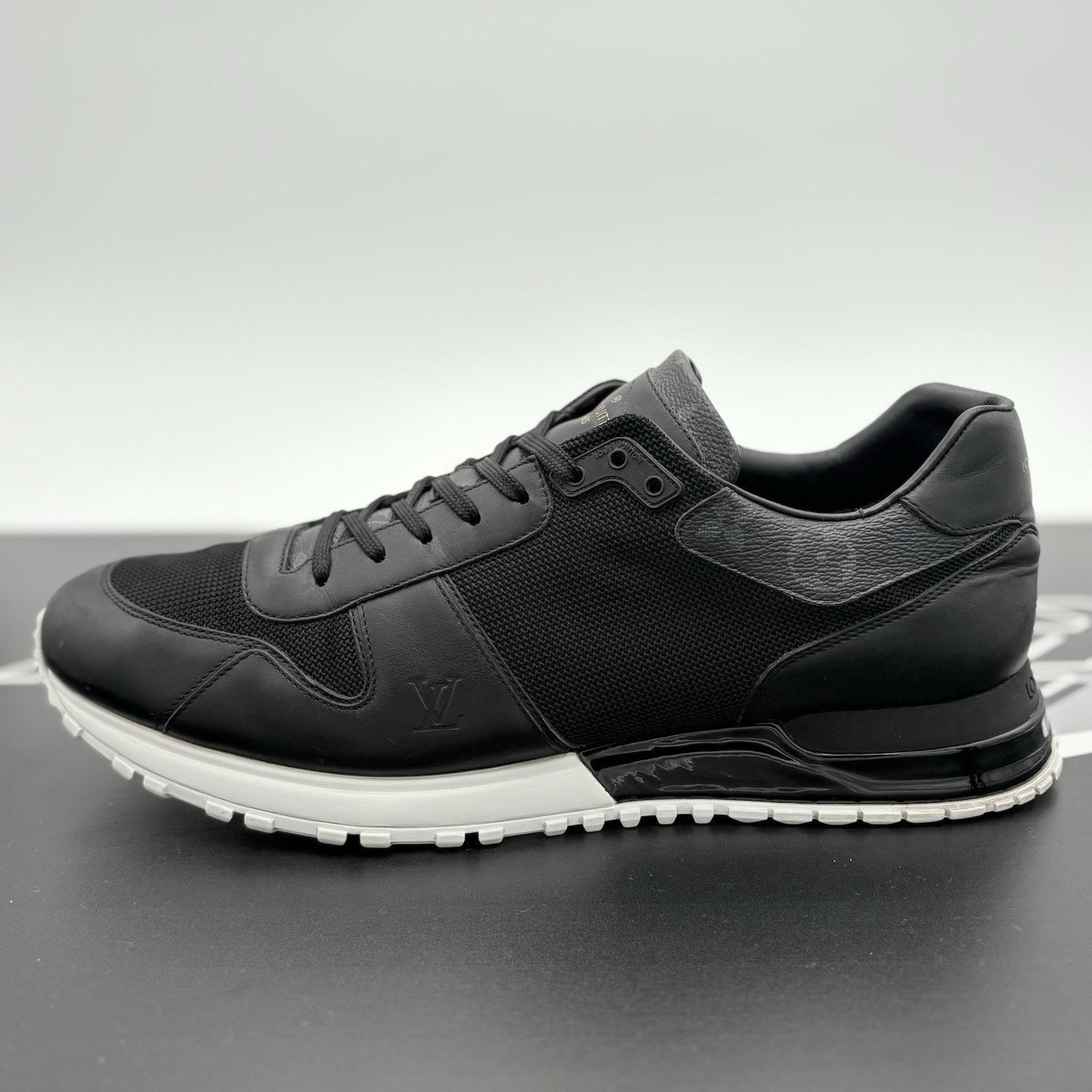 Louis Vuitton Louis Vuitton Run Away ' Black White ' | GOOD CONDITION Size US 11 / EU 44 - 8 Thumbnail