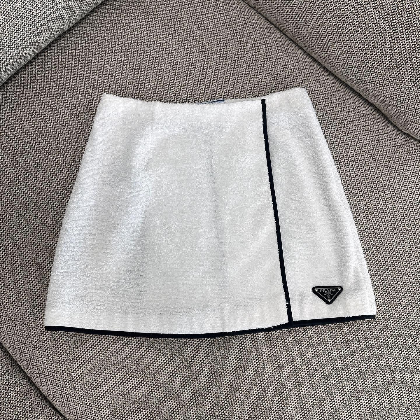 Prada Prada Logo Terry Mini Skirt Size IT 40 Size 27" / US 4 / IT 40 - 1 Thumbnail