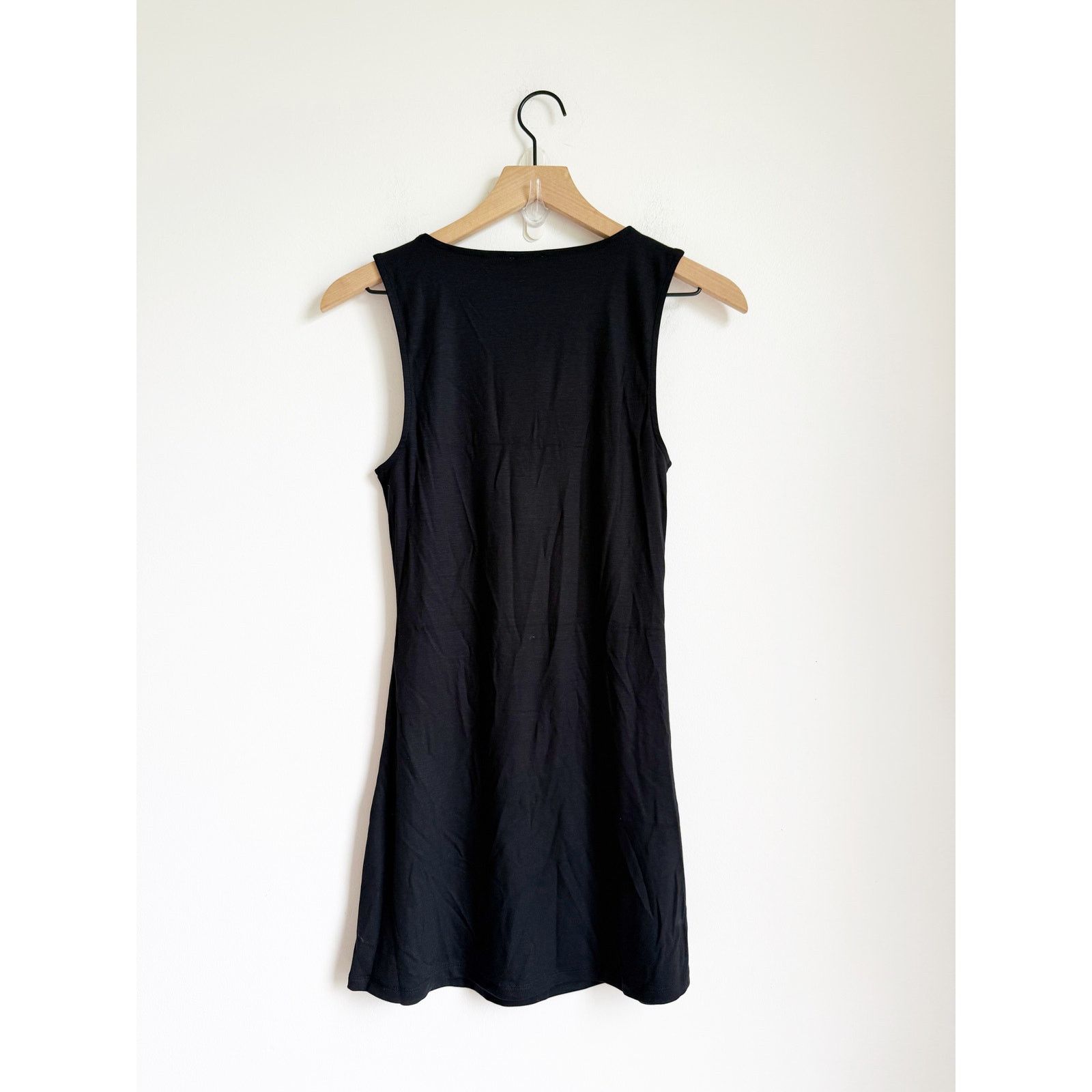 Aritzia NEW Aritzia Wilfred GoodLux Rosette V Neck Micro Dress Black Size S / US 4 / IT 40 - 9 Thumbnail