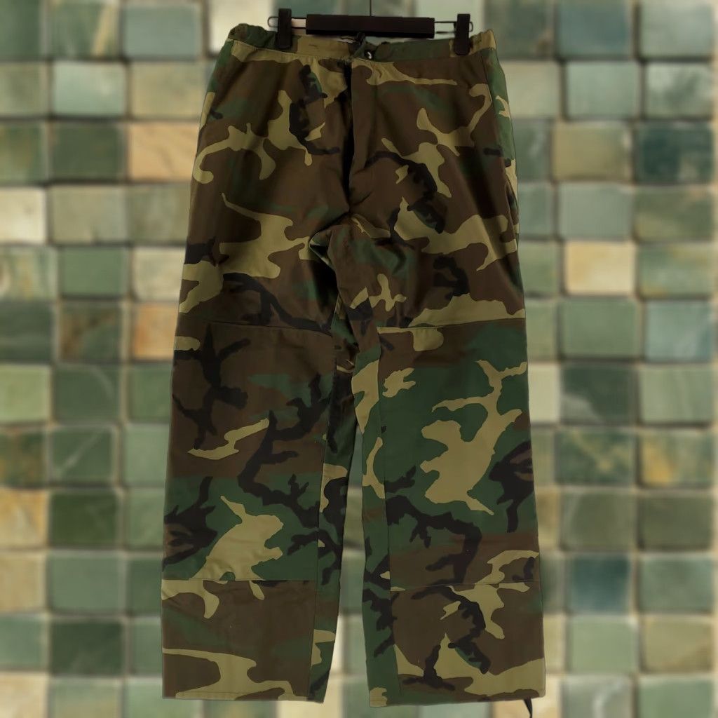 Vintage US Army Pants Cold Weather Woodland Camo GTX Mens S Short (30-32x28 Actual) Size US 29 - 1 Thumbnail