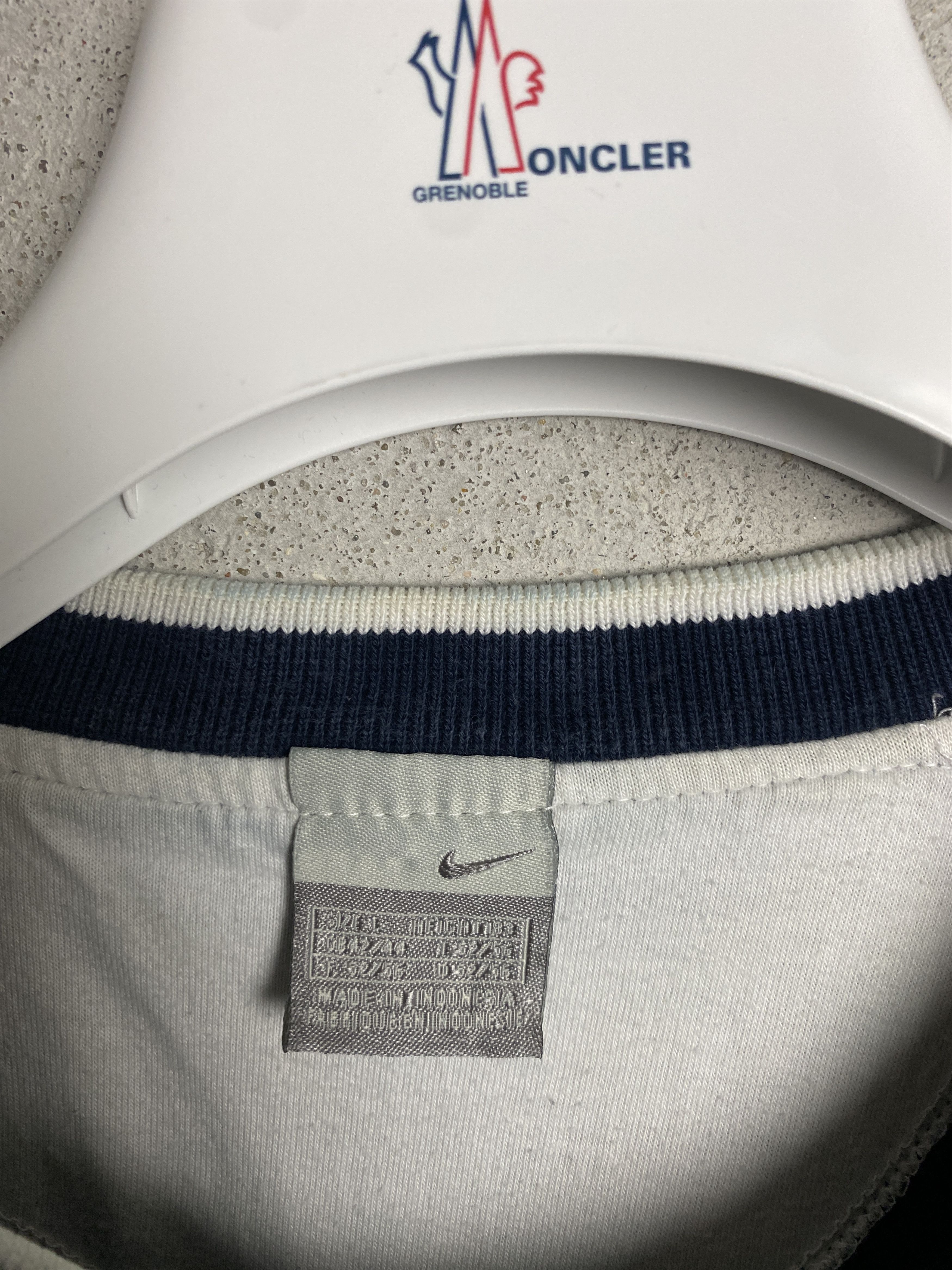 Nike Nike vintage sweatshirt crewneck y2k 00s Size US L / EU 52-54 / 3 - 3 Thumbnail