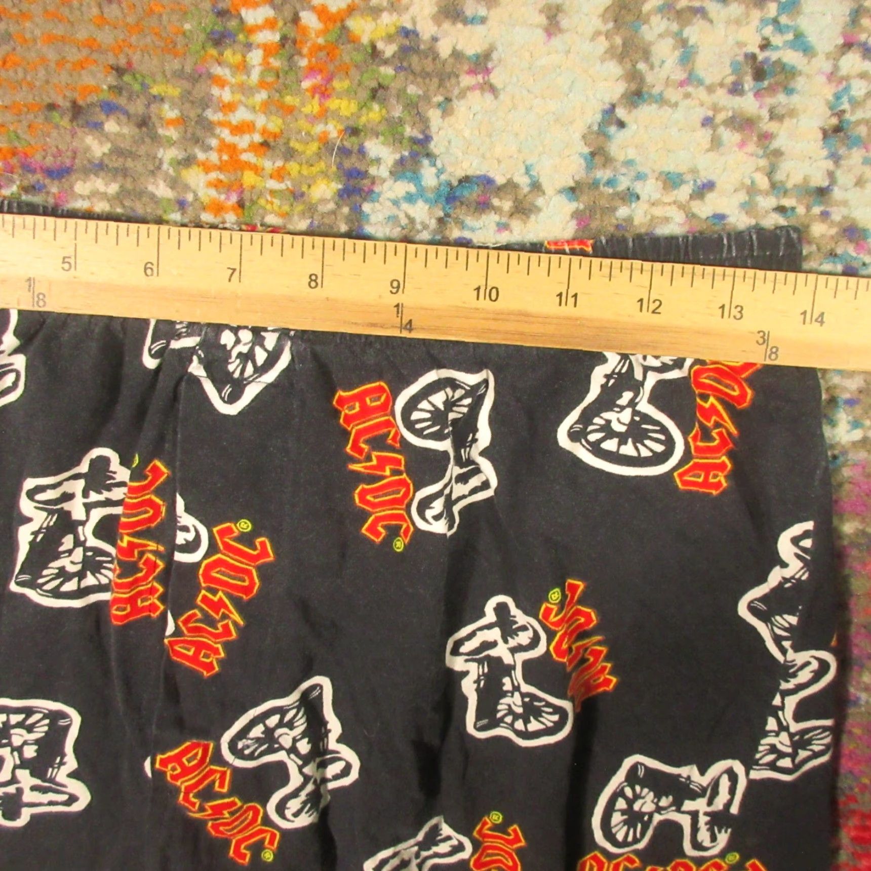 Gloverall AC/DC Big GunSleep Shorts Music All Over Print Medium M Black Cotton Knit Sleep Shorts Drawstring Elastic Waist Men Size US 31 - 4 Thumbnail
