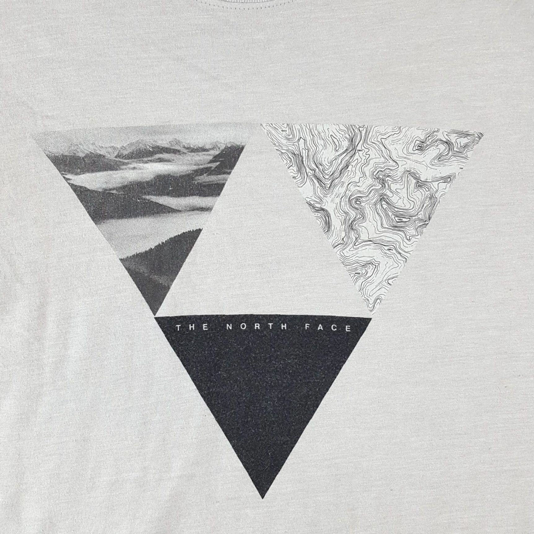 The North Face VINTAGE The North Face Gray Mountain Logo T-Shirt Men's Small Slim Outdoor Hiking 00s Size US S / EU 44-46 / 1 - 5 Thumbnail