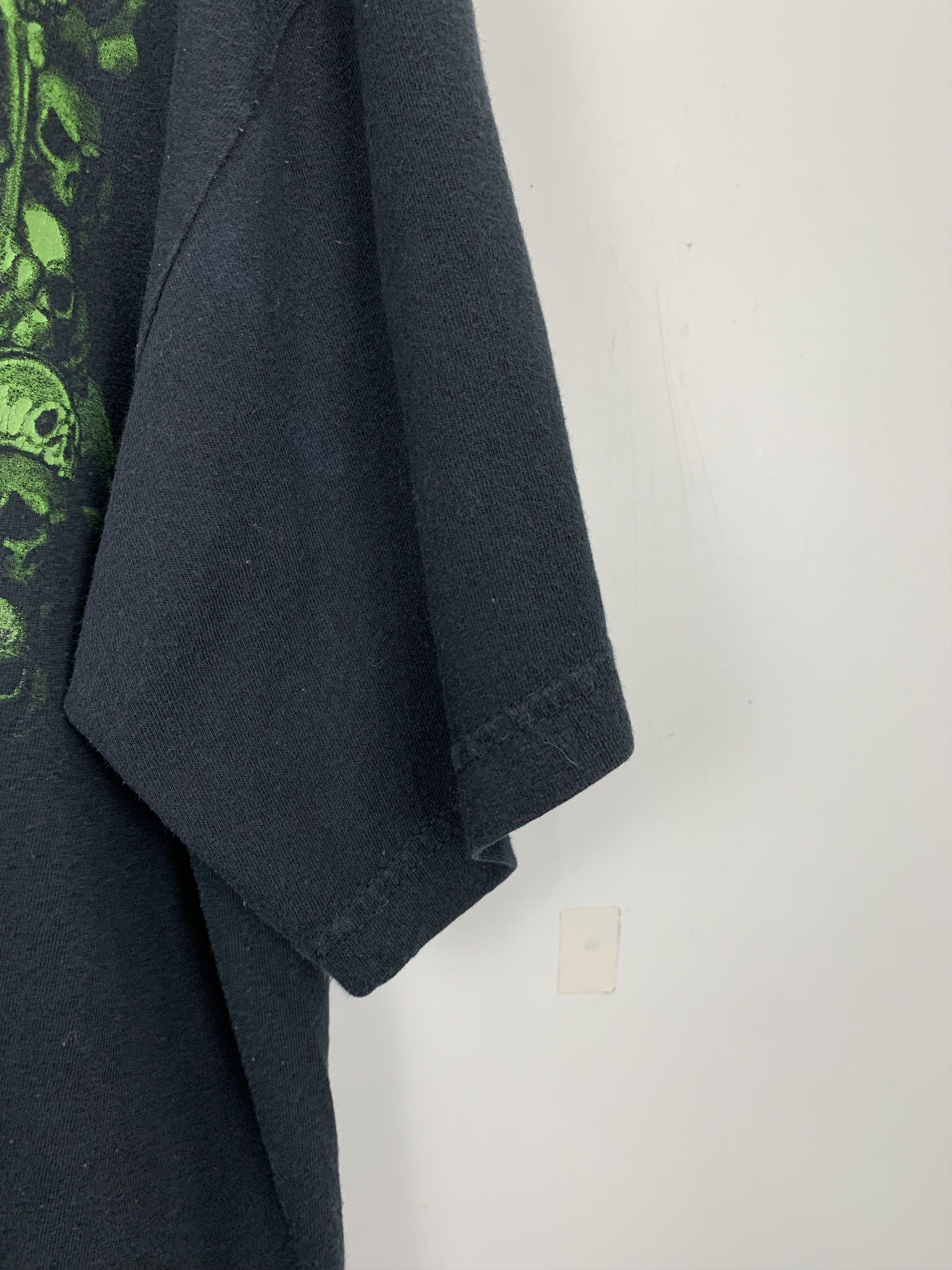 Vintage Vintage Skulls Glow In The Dark T Shirt TA0141 Size US L / EU 52-54 / 3 - 9 Thumbnail