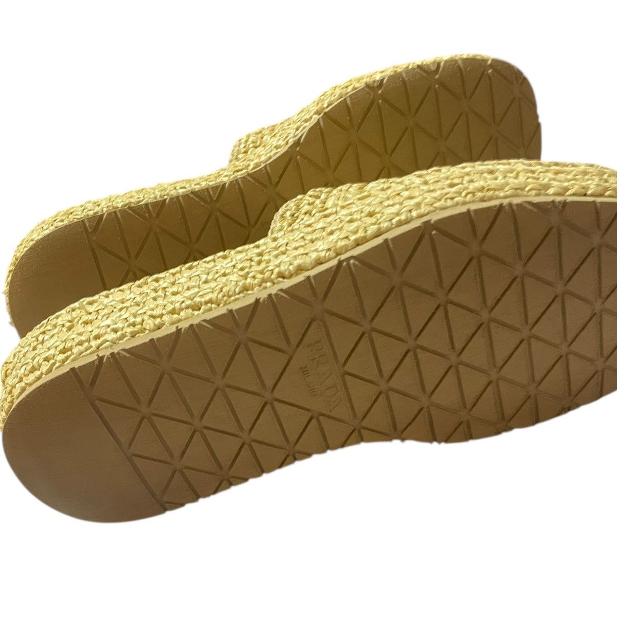 Prada Prada crochet platform sandals in raffia, size 36 Size US 6 / IT 36 - 6 Thumbnail