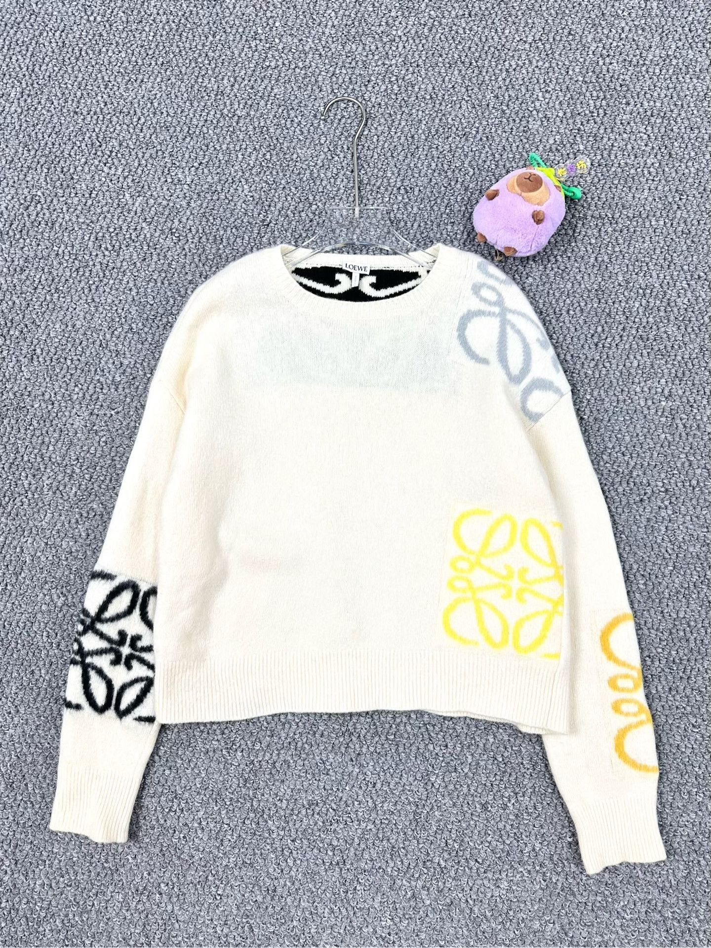 Loewe Loewe White Multi-Logo Wool Knit Sweater M Size US M / EU 48-50 / 2 - 1 Thumbnail