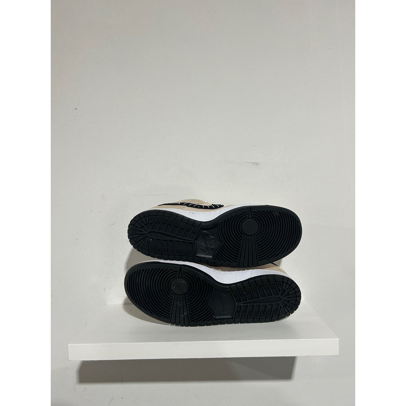 Nike NIKE SB ALBINO AND PRETO SIZE 9.5 Size US 9.5 / EU 42-43 - 4 Thumbnail