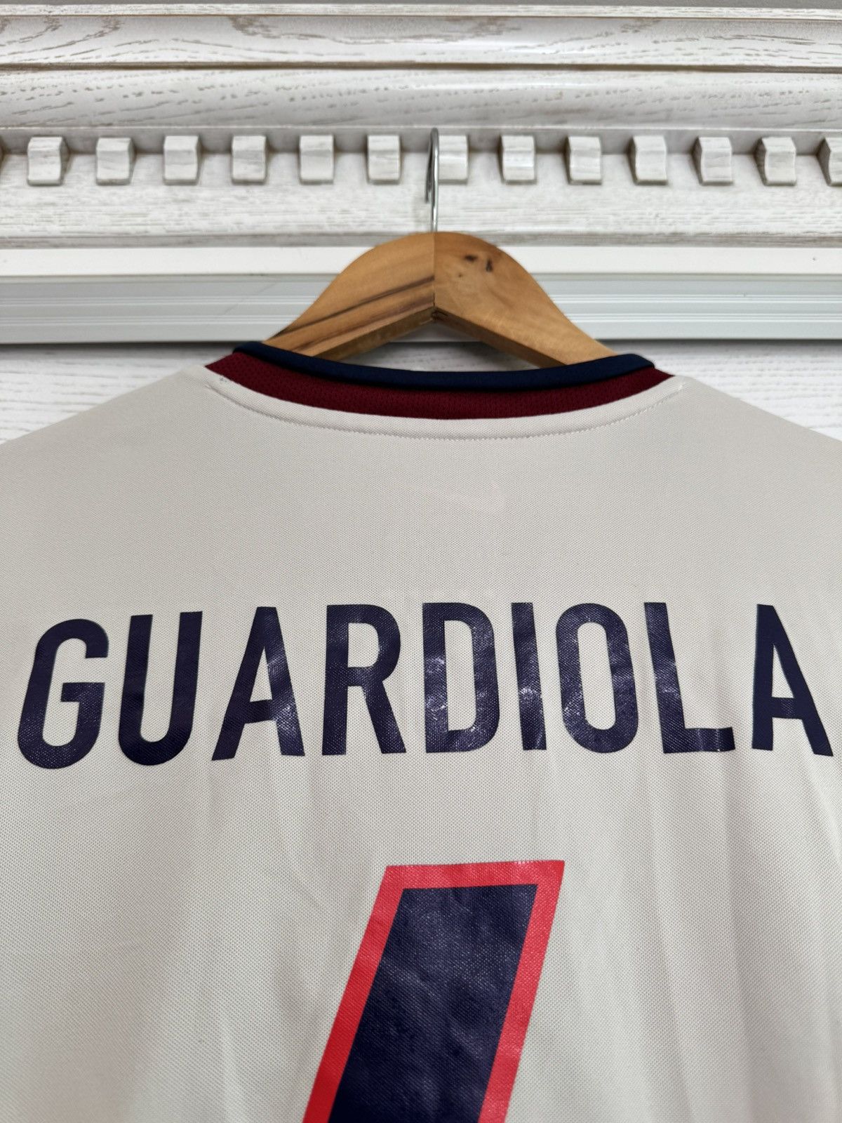 Nike Vintage Guardiola #4 Barcelona 1998-2001 Away Soccer Jersey Size US XL / EU 56 / 4 - 10 Thumbnail