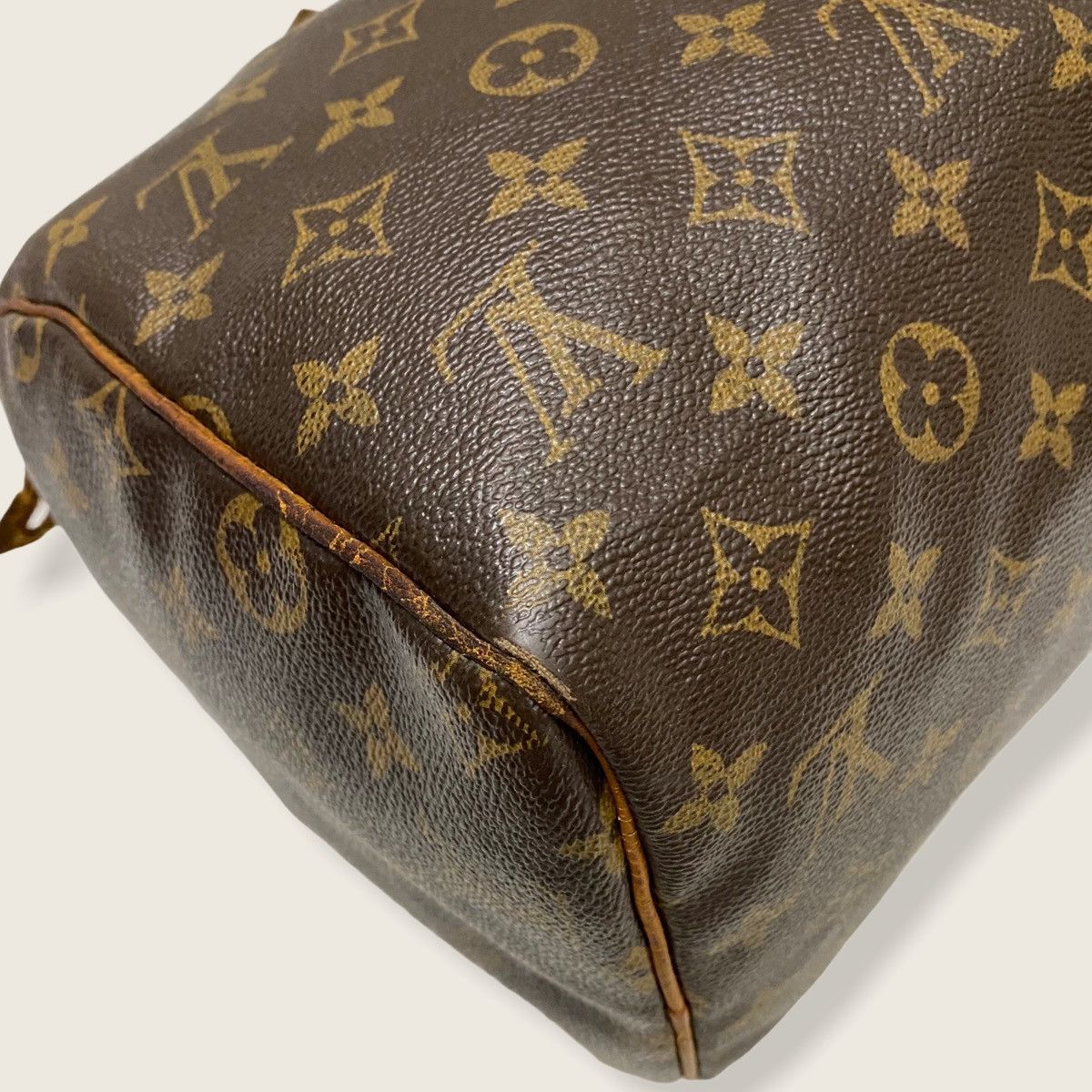Louis Vuitton ‼️LASTDROP‼️ AUTHENTIC LOUIS VUITTON MONOGRAM SPEEDY 30 BAG Size ONE SIZE - 15 Thumbnail