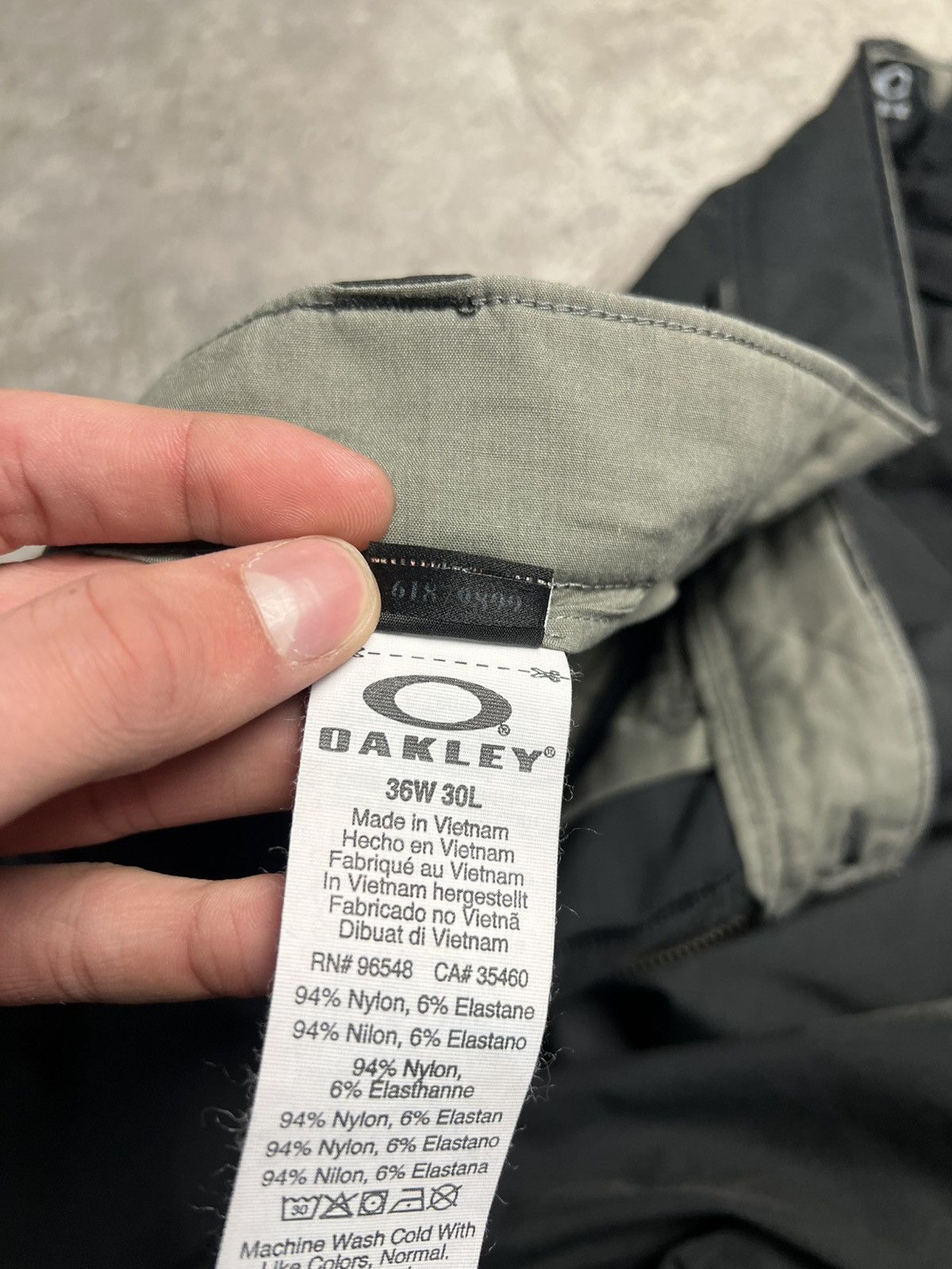 Oakley Oakley nylon track pants vintage y2k gorpcore Size US 34 / EU 50 - 7 Thumbnail