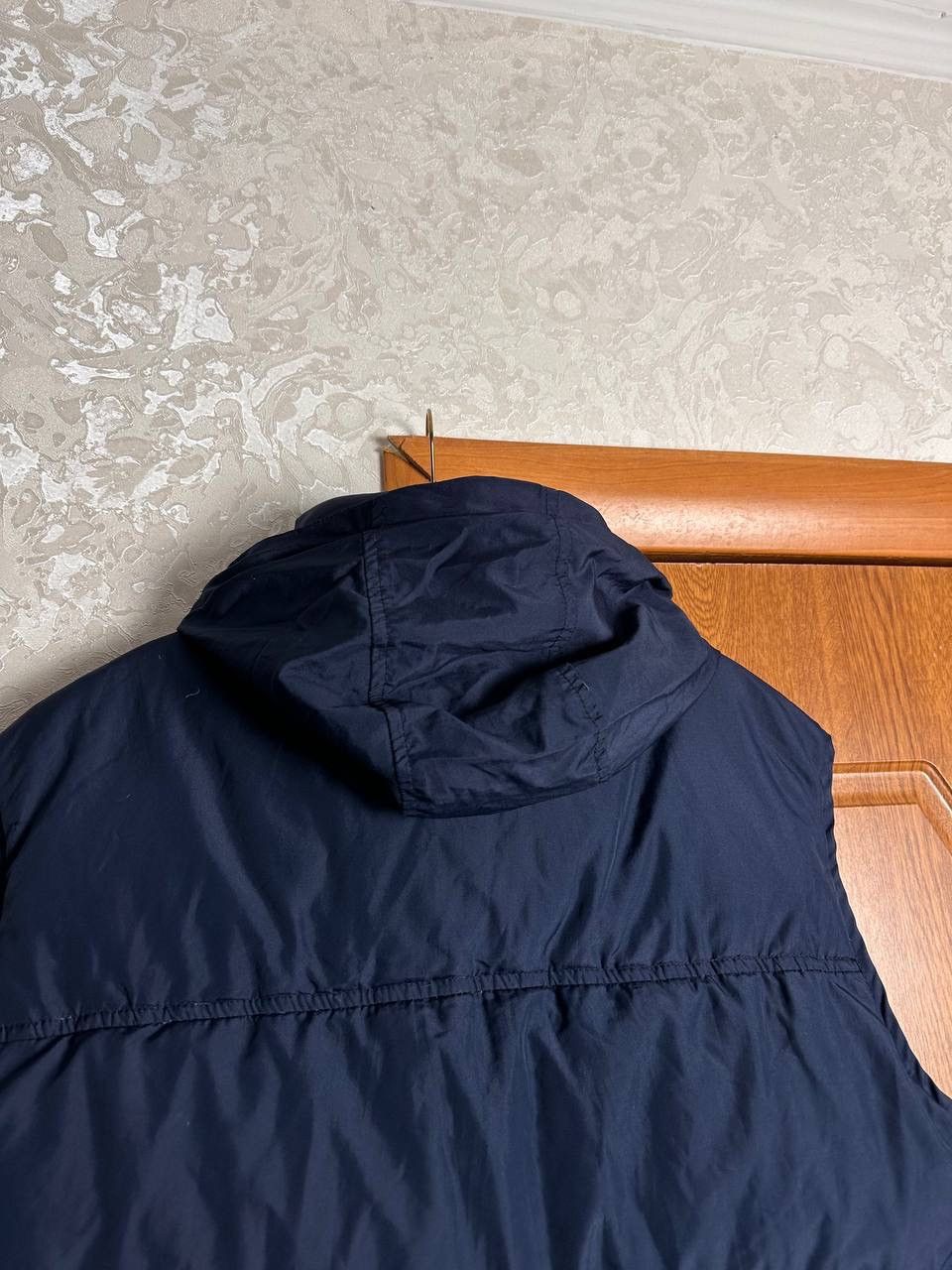 Nike Vintage Nike 2000s Navy Down Puffer Vest with Packable Hood Size US S / EU 44-46 / 1 - 9 Thumbnail