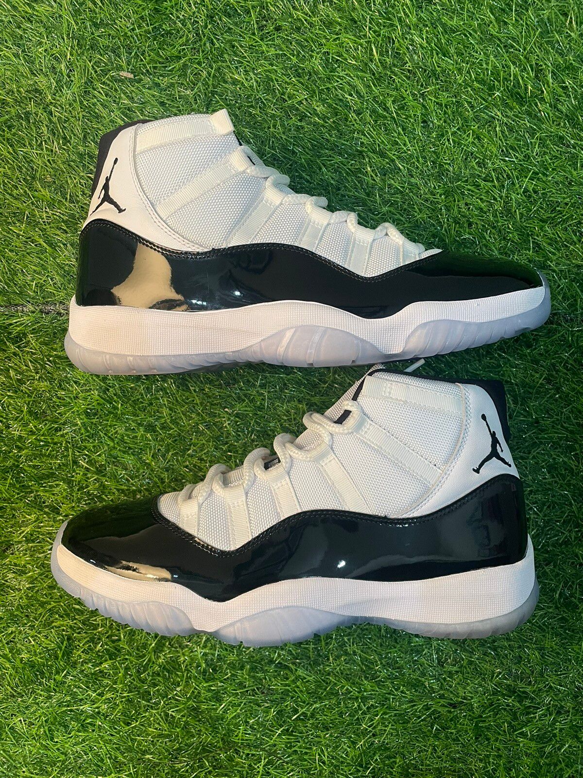 Pre-owned Jordan Brand 11 Concord Shoes In Black/white