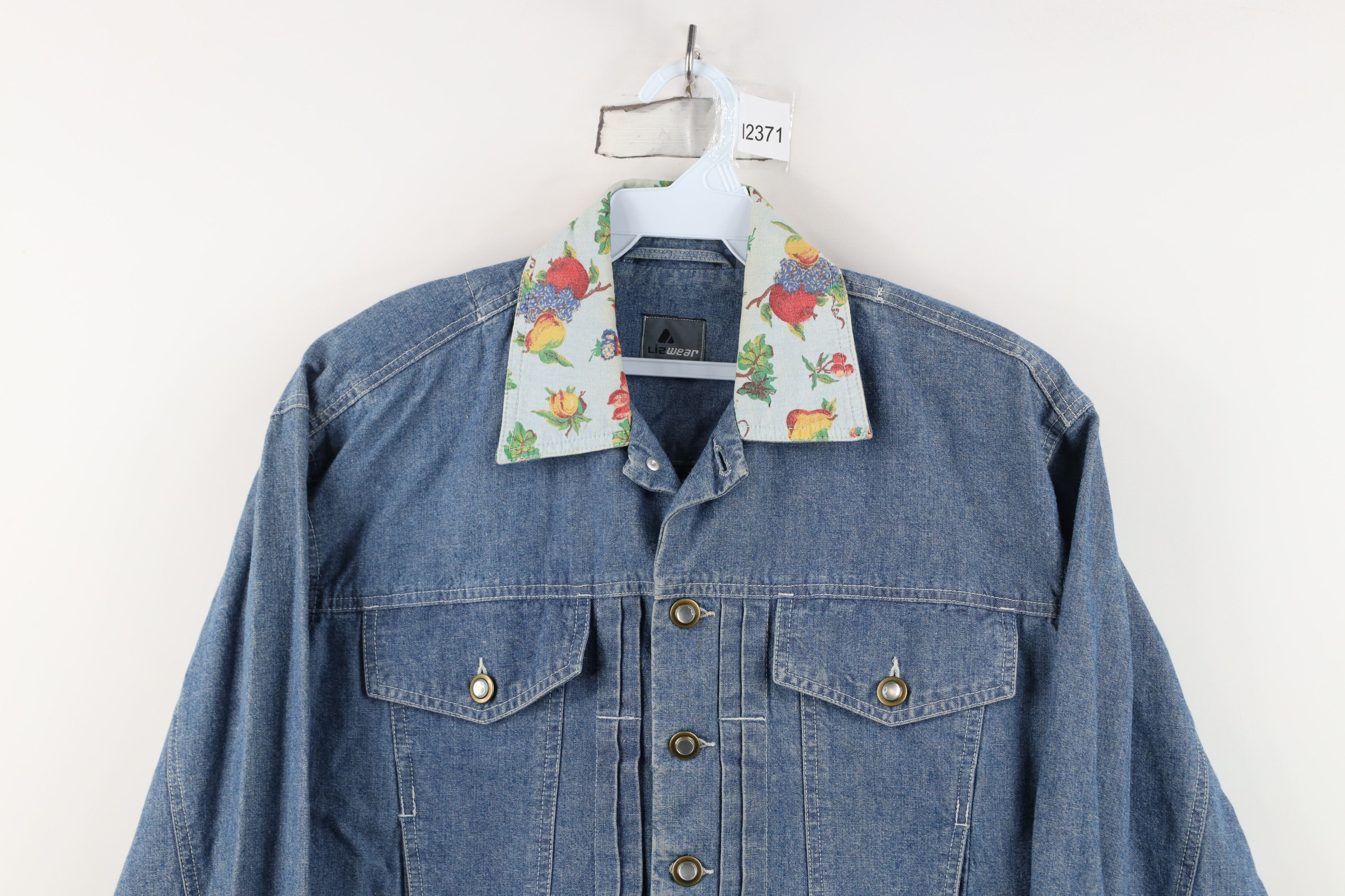 Vintage Vintage 90s Streetwear Flower Chambray Denim Trucker Jacket Size S / US 4 / IT 40 - 2 Thumbnail