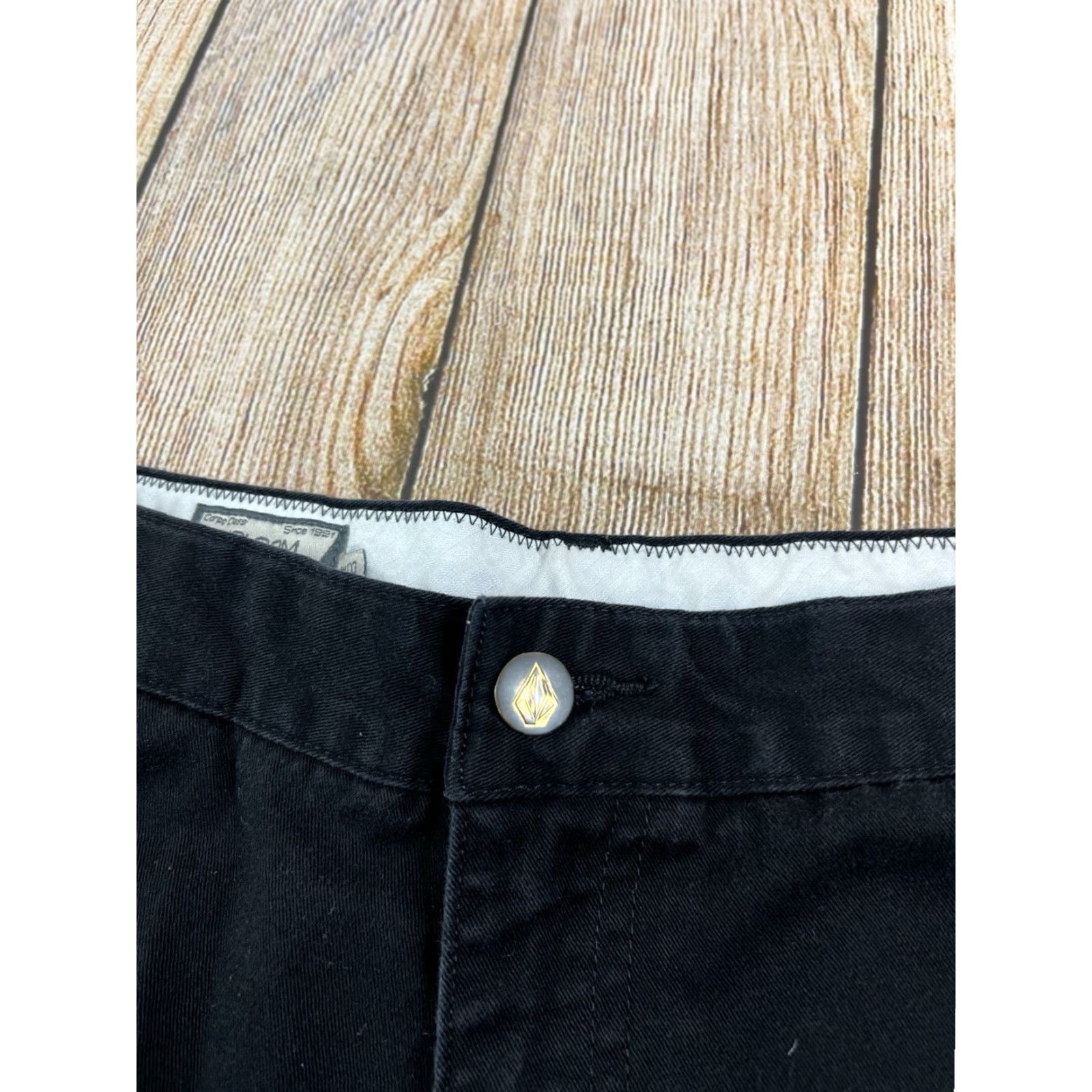 Volcom Mens Volcom Stone Chino Shorts Black 36 Flat Front Casual Cotton Logo Skate Size US 36 / EU 52 - 4 Thumbnail