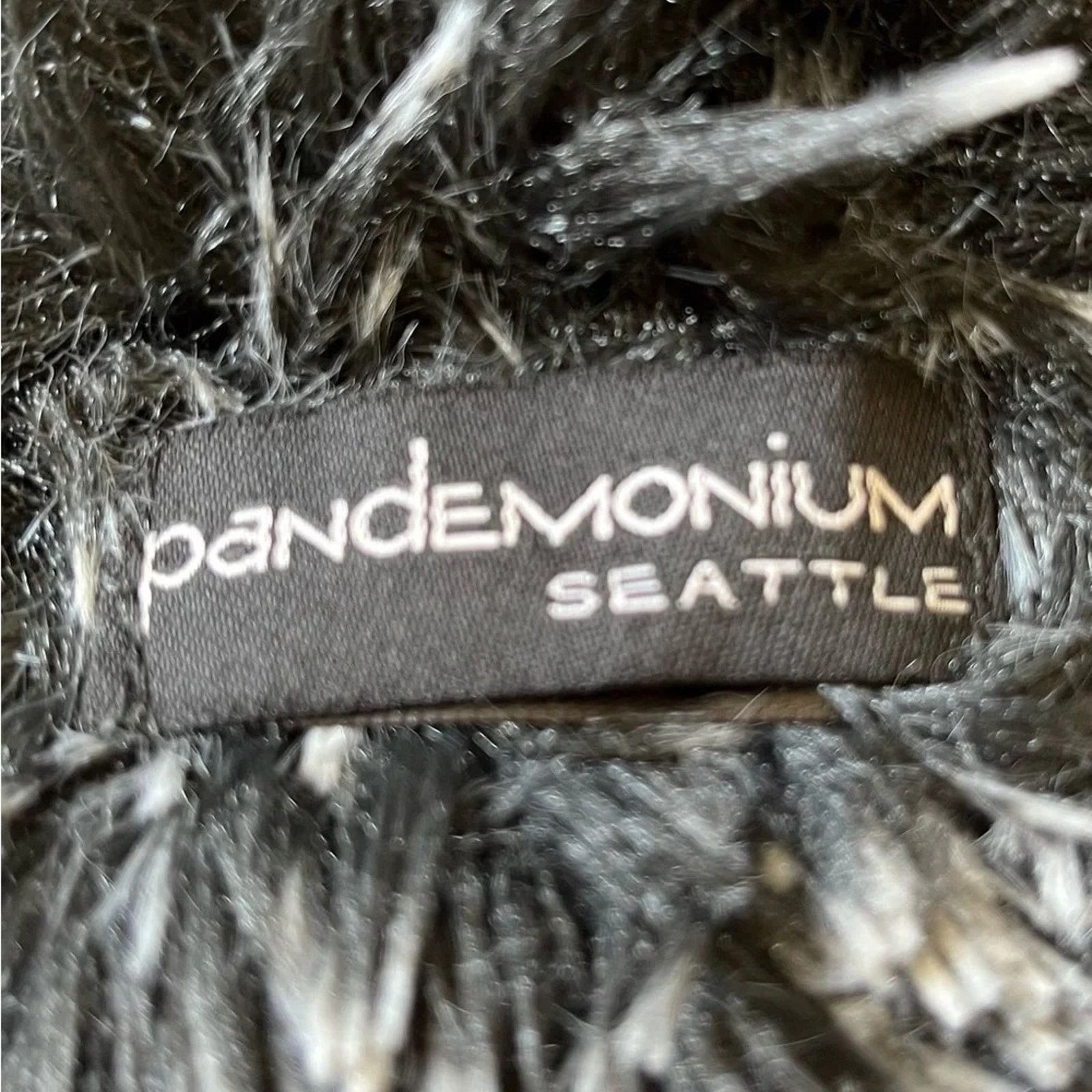The Unbranded Brand Pandemonium Classic extremely soft scarf in Black Mamba Size ONE SIZE - 3 Thumbnail