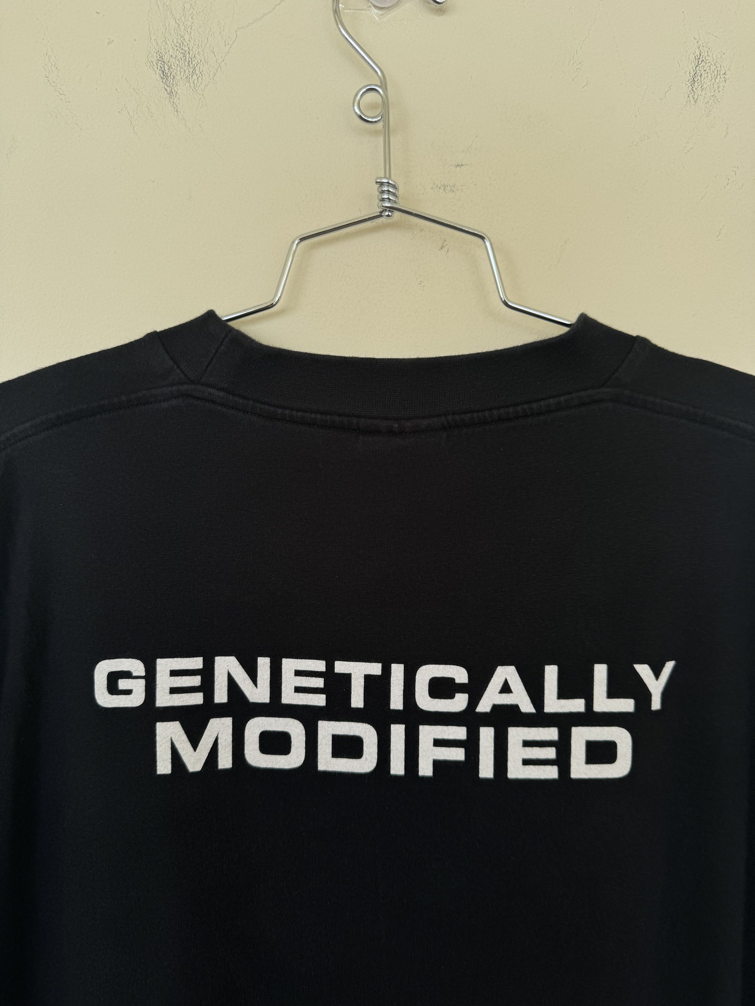 Vetements Genetically Modified Tee Size US S / EU 44-46 / 1 - 9 Thumbnail