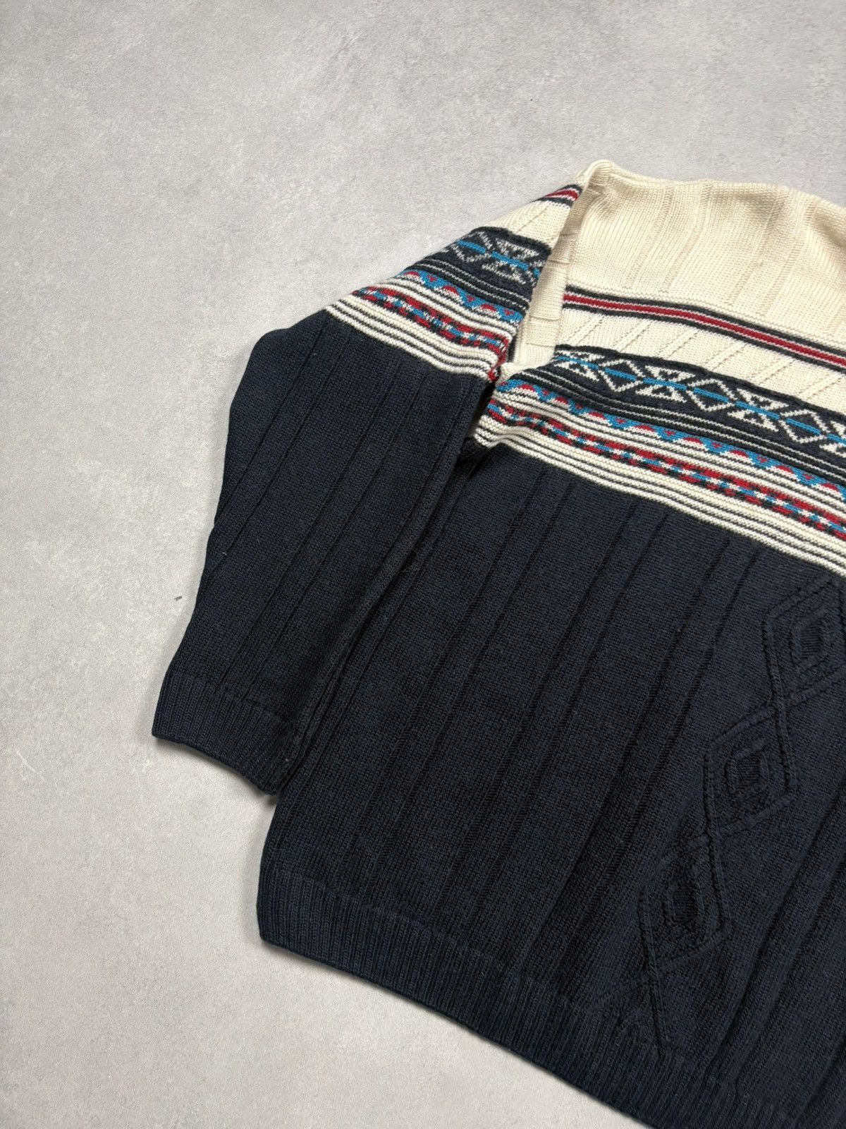 Lacoste Lacoste Vintage Wool Blend Nordic Knit Sweater Aztec Patern Size US XL / EU 56 / 4 - 3 Thumbnail