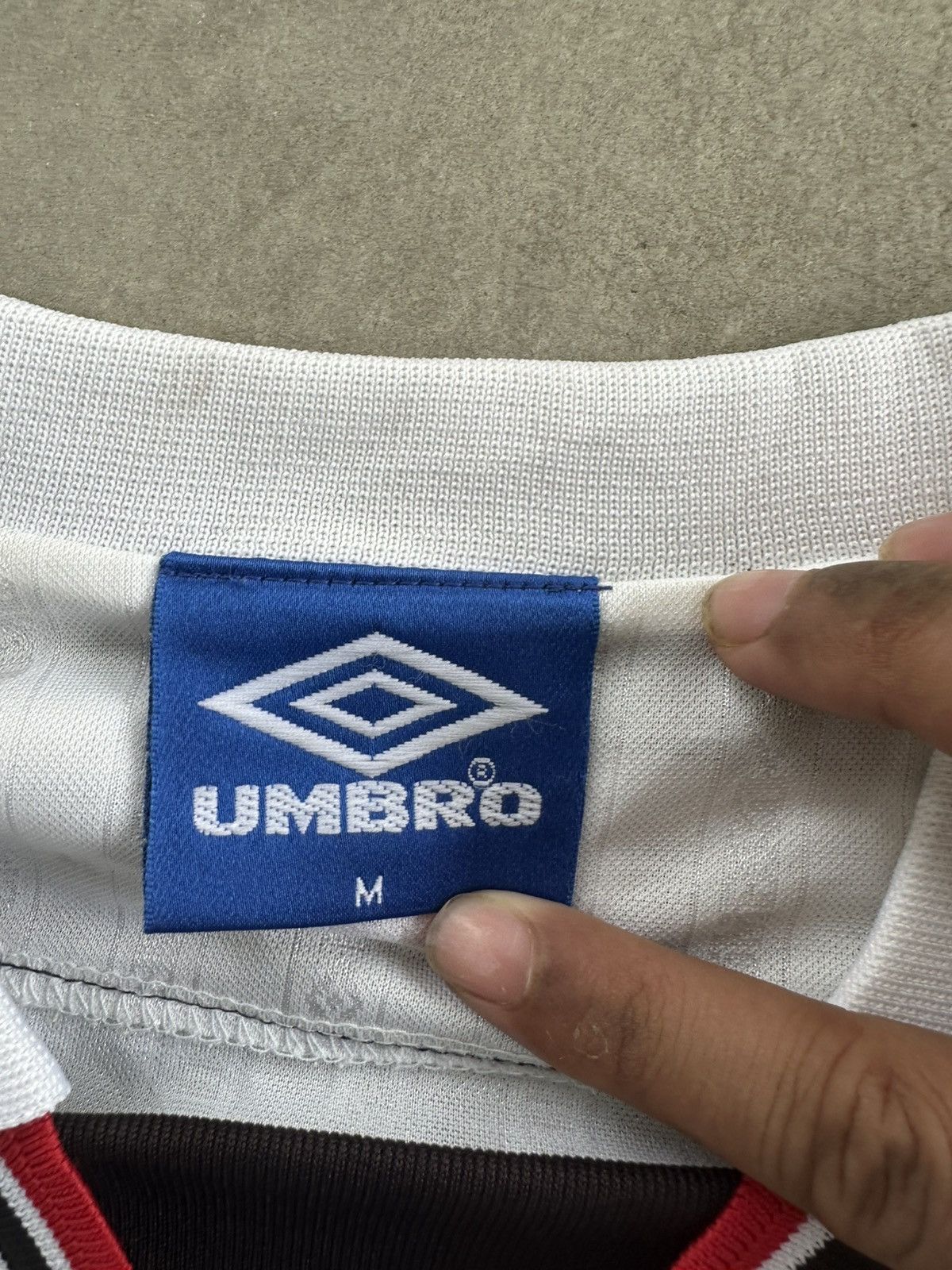 Umbro VINTAGE UMBRO MANCHESTER UNITED 98/99 TRAINING JERSEY Size US M / EU 48-50 / 2 - 5 Thumbnail