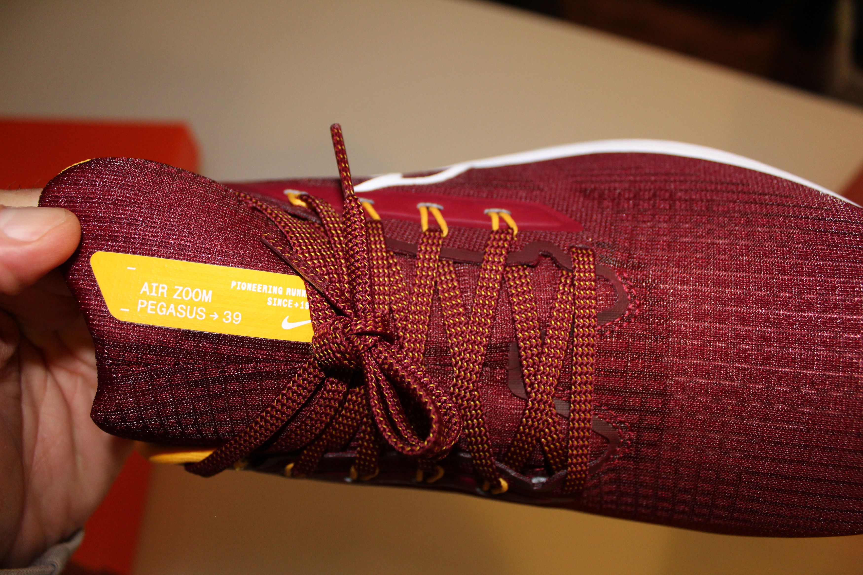 Nike Nike Air Zoom Pegasus 39 – Washington Commanders Edition Size US 10.5 / EU 43-44 - 3 Thumbnail