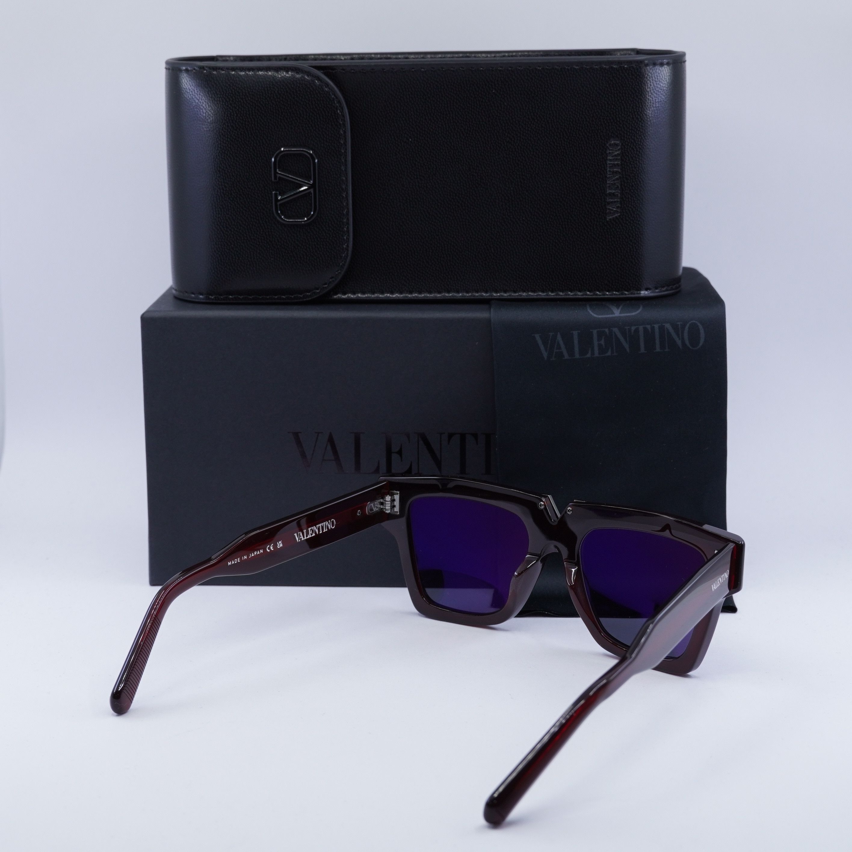 Valentino V-GOLD I VLS-162C Sunglasses Burgundy Square Frame