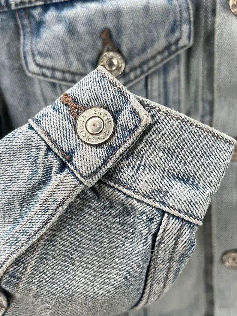Balenciaga Balenciaga Women's Blue Washed Rhinestone Logo Denim Jacke Size XXS / US 00 / IT 34 - 2 Thumbnail