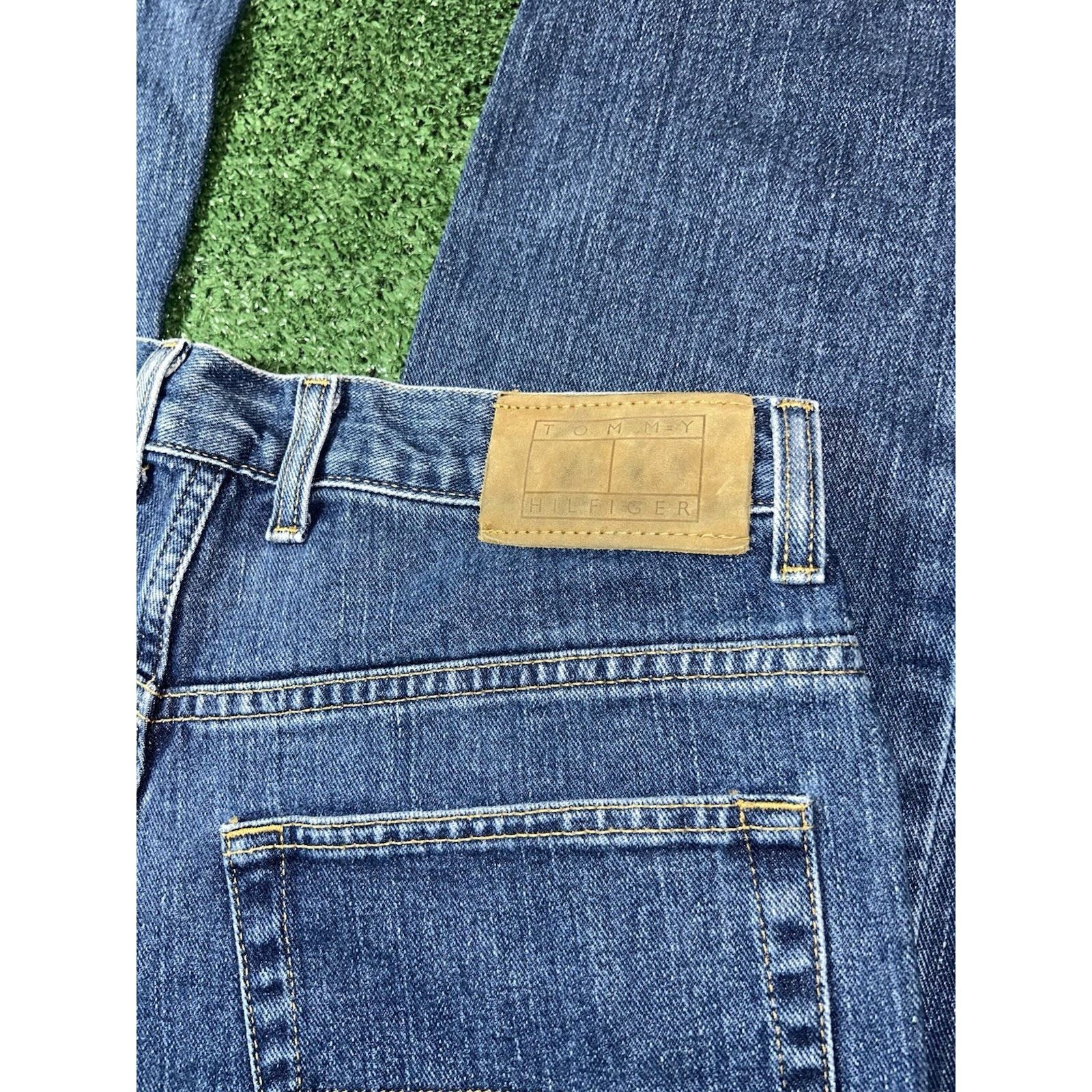 Tommy Hilfiger Vintage Tommy Hilfiger Jeans Men 31x32 Fit Baggy Y2K Size US 31 - 3 Thumbnail