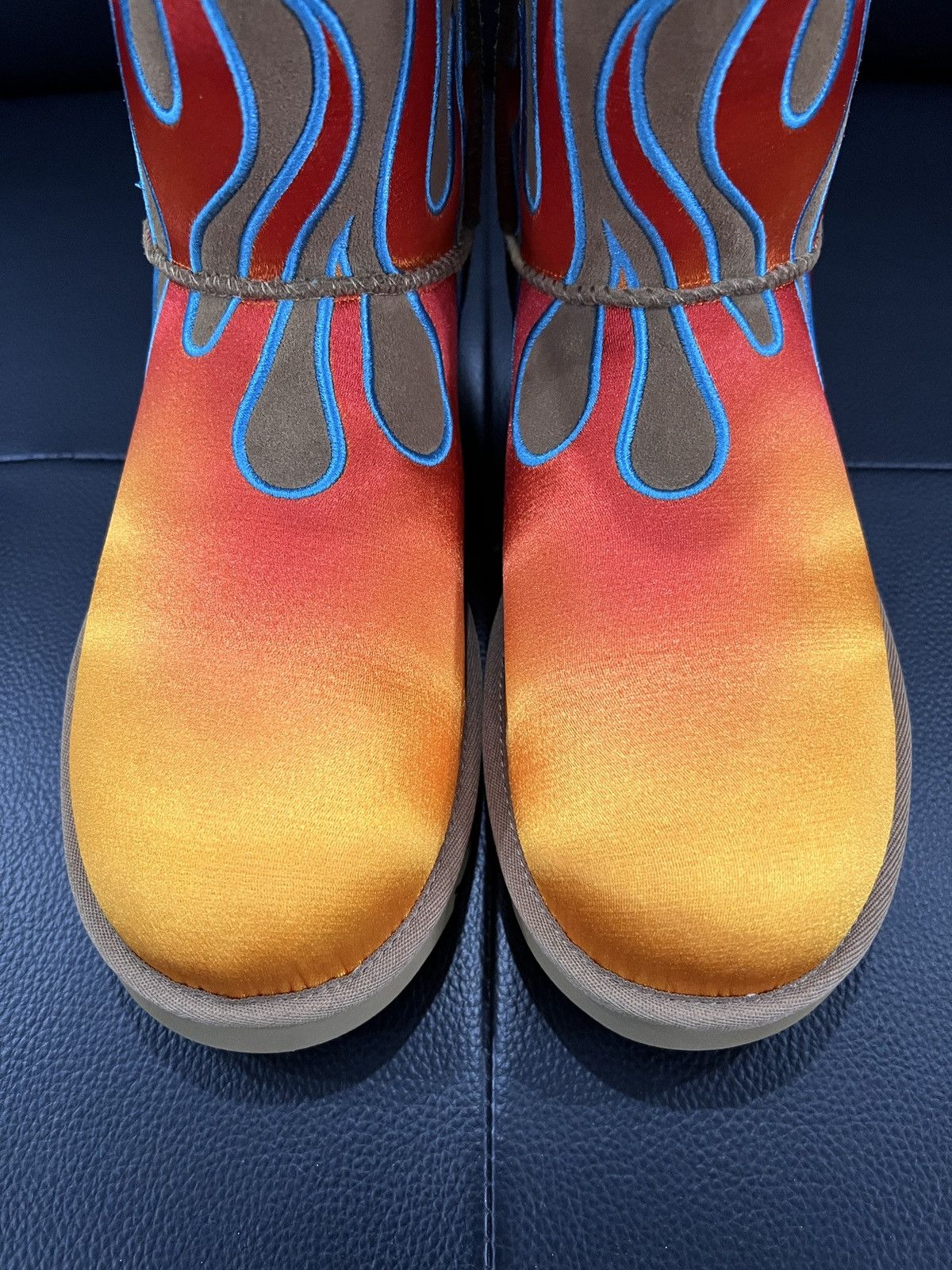 Jeremy Scott UGG by Jeremy Scott Flame Embroidered Snow Boots Size US 12 / EU 45 - 9 Thumbnail