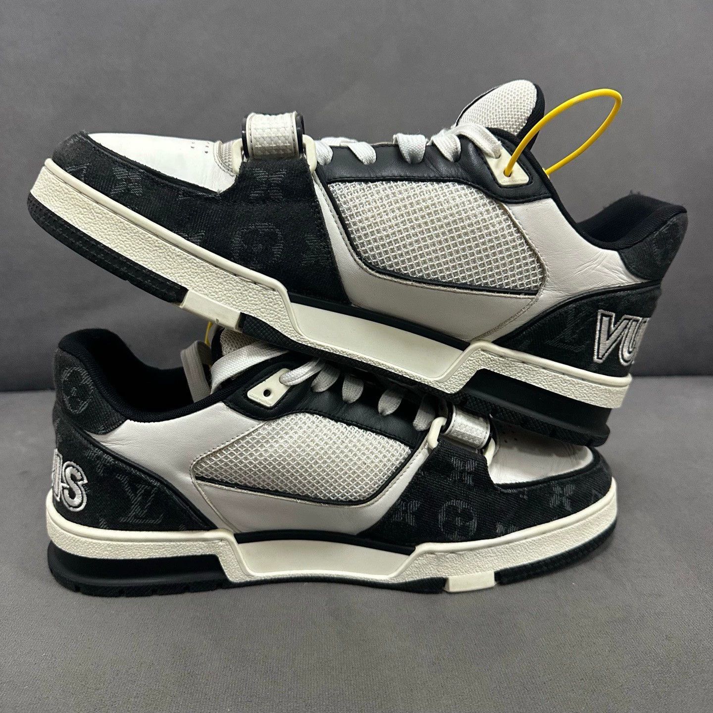 Louis Vuitton Size 42.5 / LV Trainer with straps, black and white Size US 9.5 / EU 42-43 - 5 Thumbnail