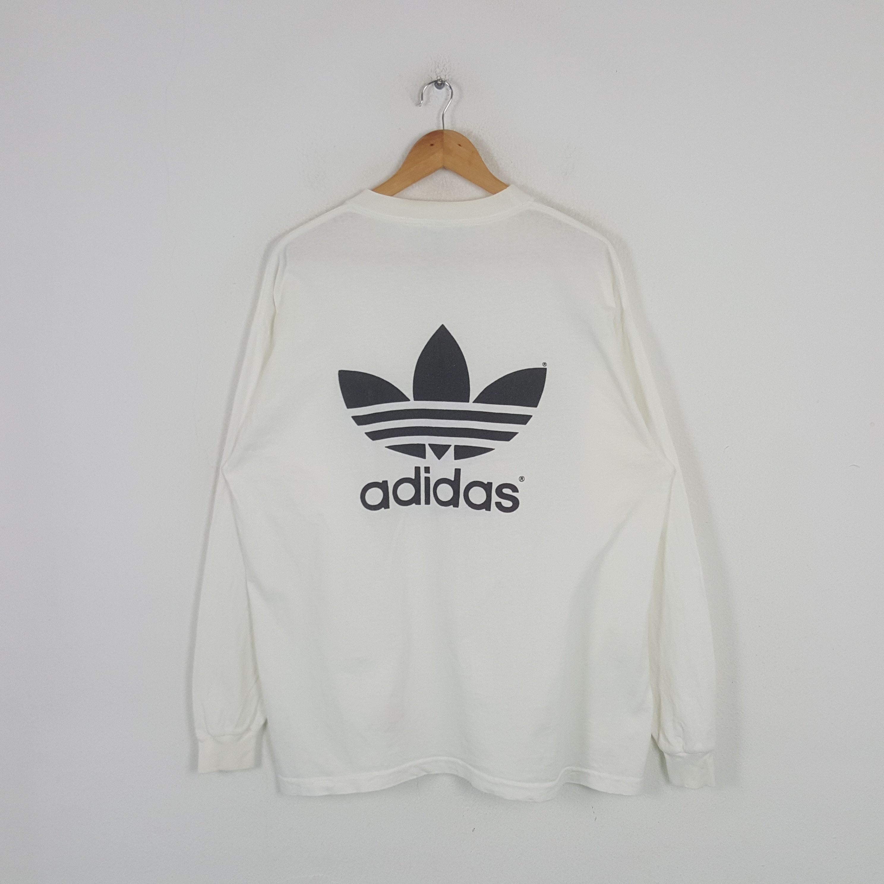 Adidas Vintage Adidas American Sports Logo Tshirt C285N75 Size US L / EU 52-54 / 3 - 3 Thumbnail