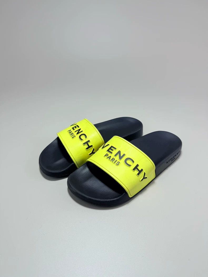 Givenchy Letter LOGO Slippers