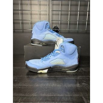 Jordan Brand Air Jordan 5 Retro "UNC University Blue" **PRE-OWNED** Size US 10 / EU 43 - 2 Thumbnail