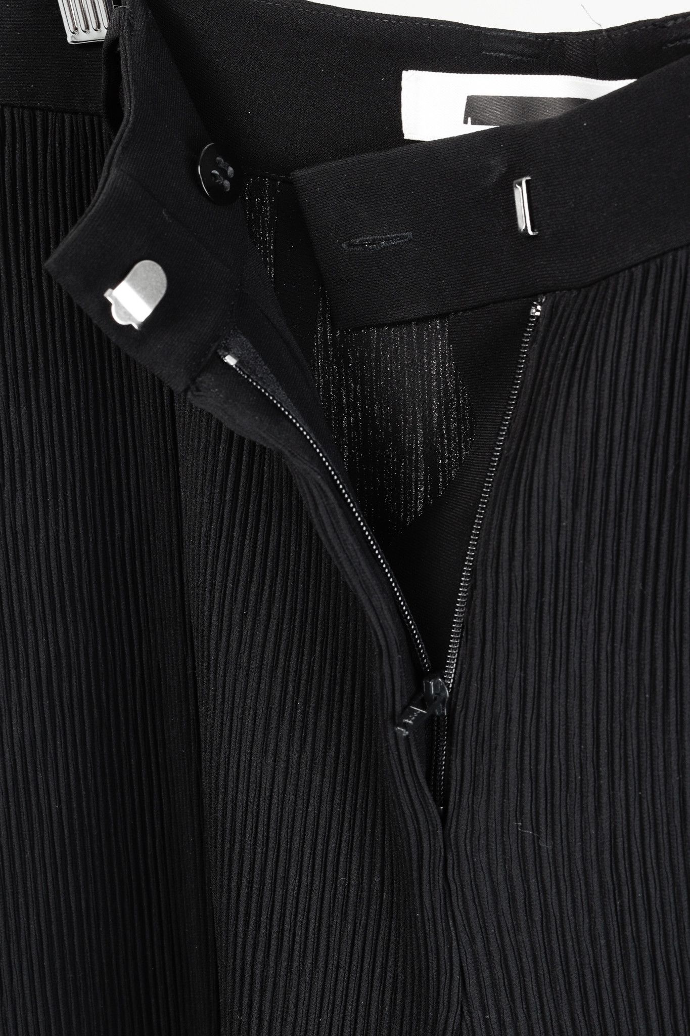 MCQ McQ Black Pleated Wide-Leg Lettuce-Hem Pants Size 26" / US 2 / IT 38 - 9 Thumbnail