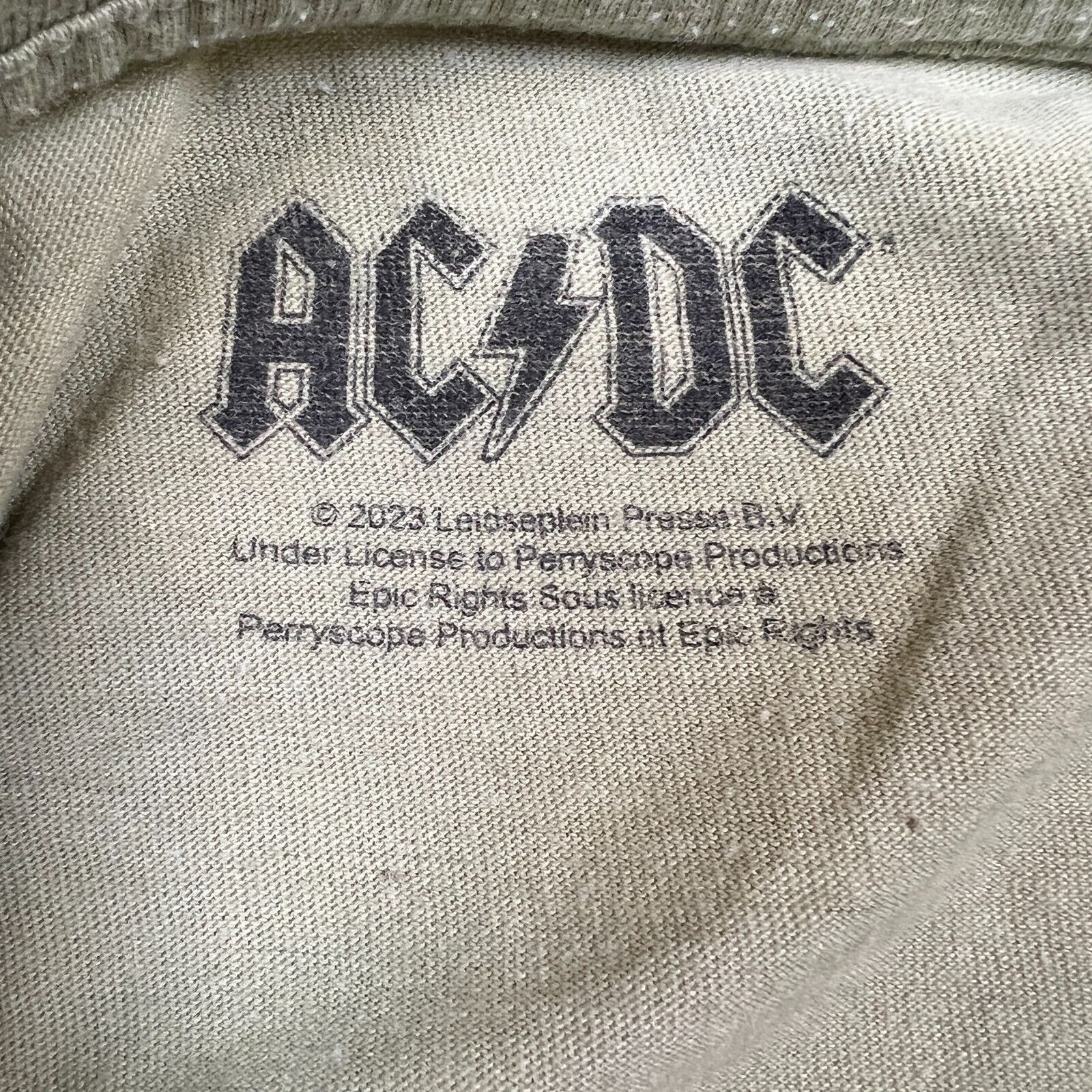 AC/DC × Band Tees × Vintage 2023 AC/DC T Shirt Spell Out Logo Graphic Rock Band Tee Size US S / EU 44-46 / 1 - 5 Thumbnail
