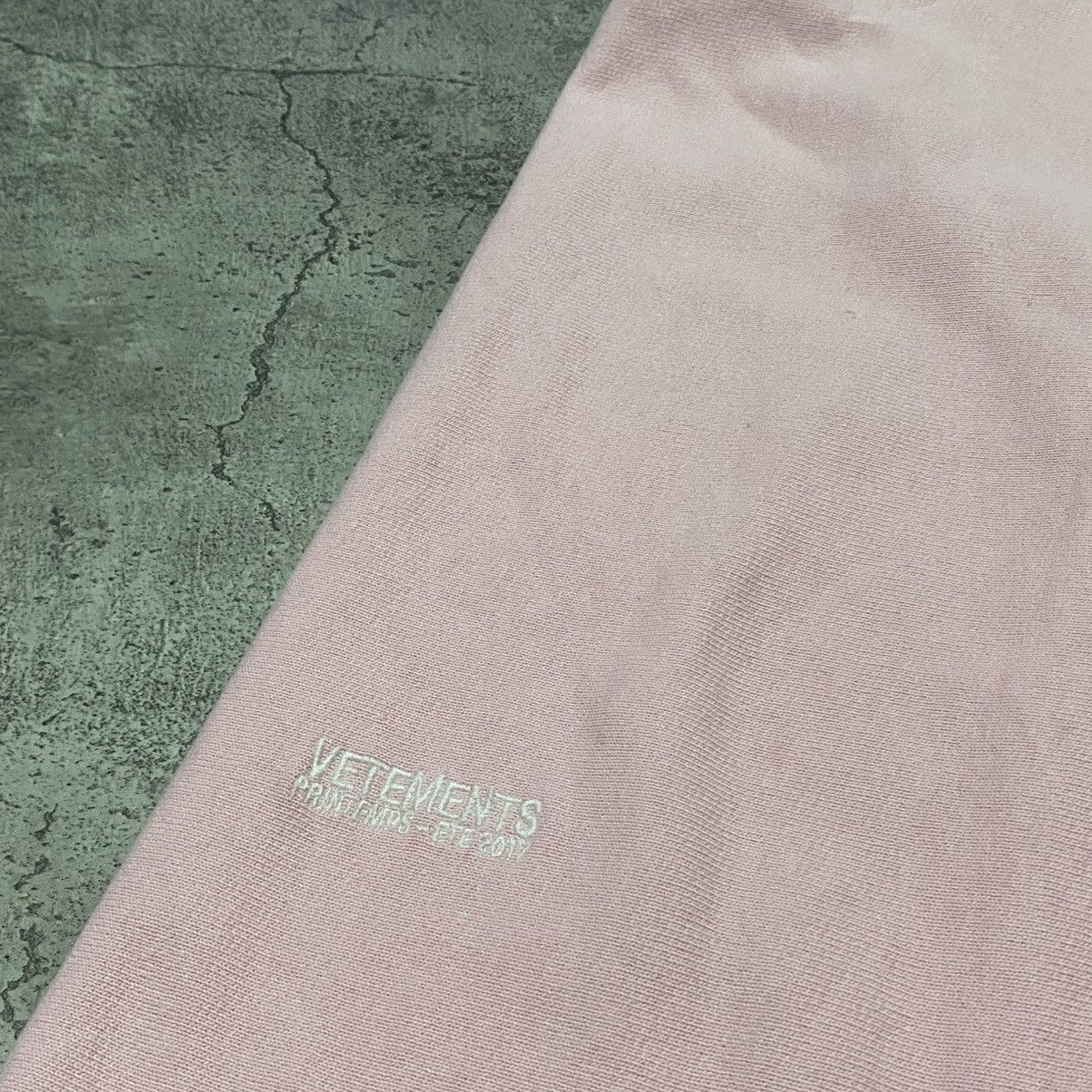 Champion × Vetements Vetements X Champion Joggers Size 26" / US 2 / IT 38 - 4 Thumbnail