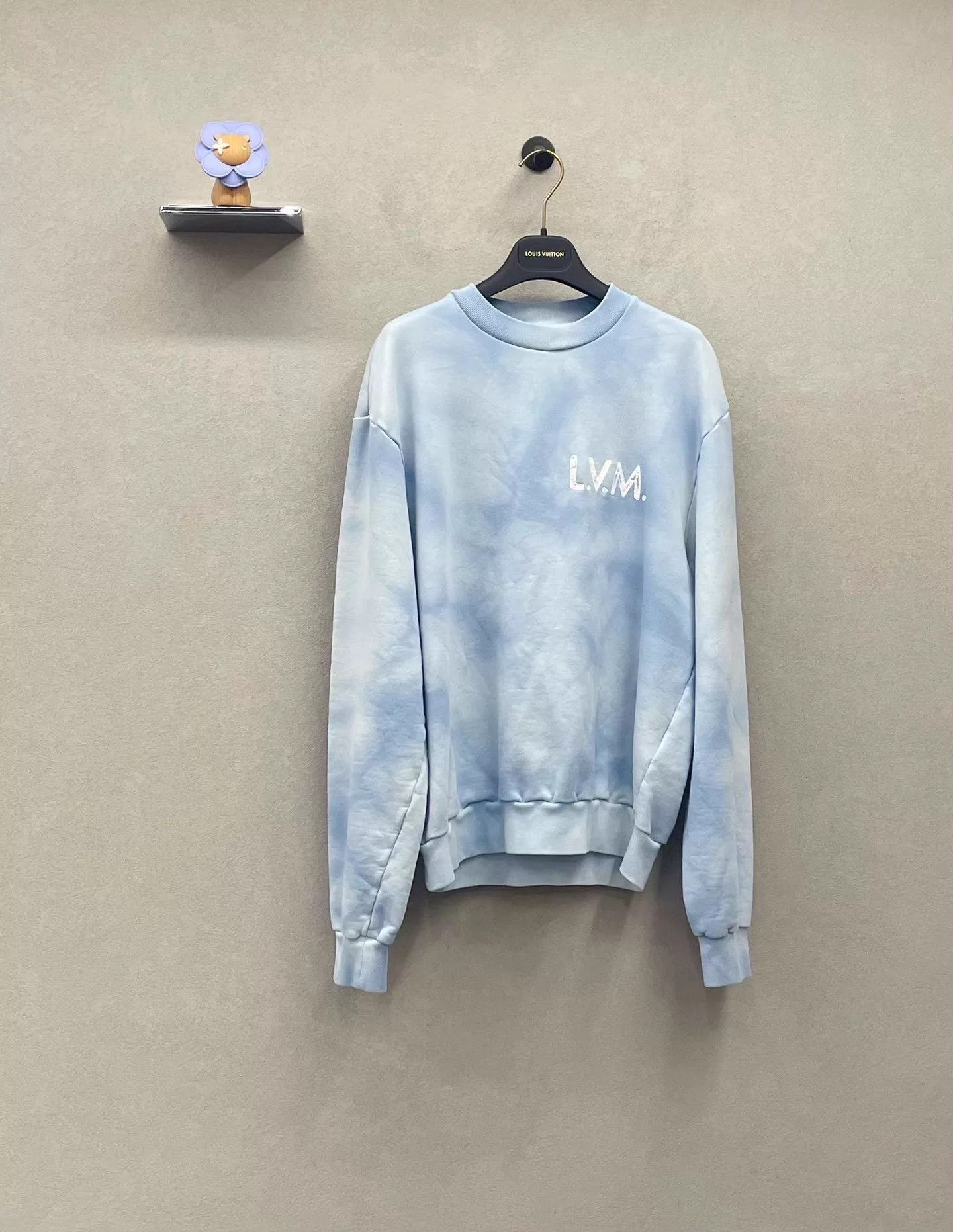 Louis Vuitton LV Crew Tie-Dye Ribbed Collar Light Blue Cloud Print M Size US M / EU 48-50 / 2 - 3 Thumbnail