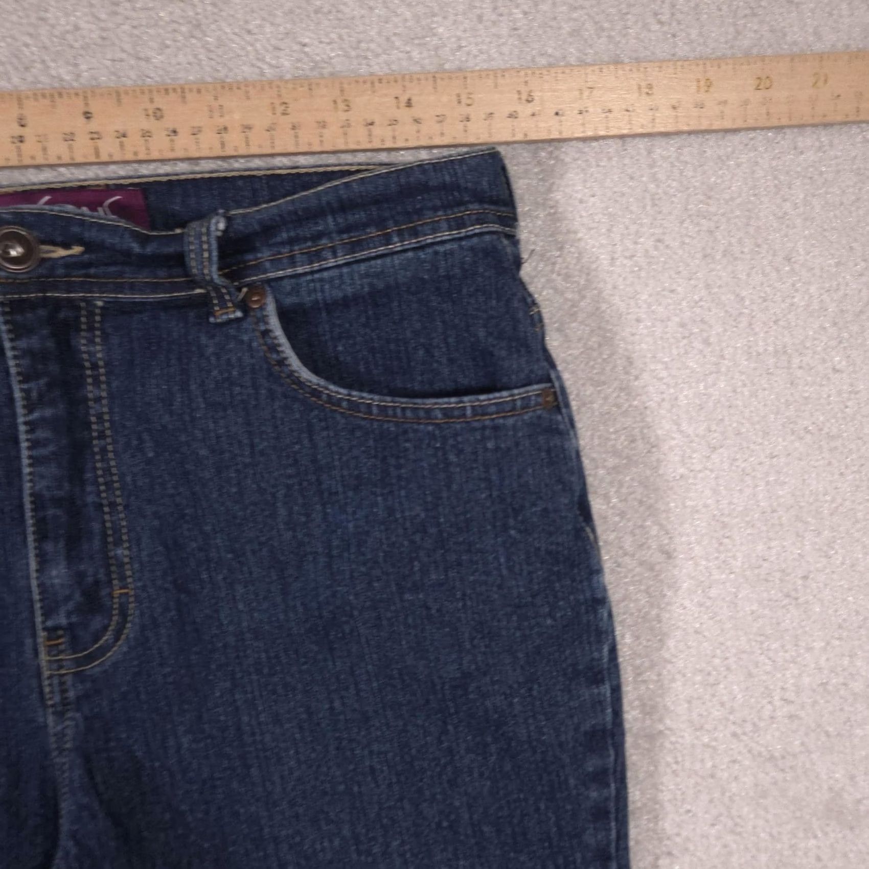Gloria Vanderbilt Gloria Vanderbilt Amanda Capri Jeans Womens 10 Blue Medium High Rise Stretch Jeans Capris 5-Pocket Denim Cotton Polyester Spandex Shirt-ável? Size 32" / US 10 / IT 46 - 7 Thumbnail