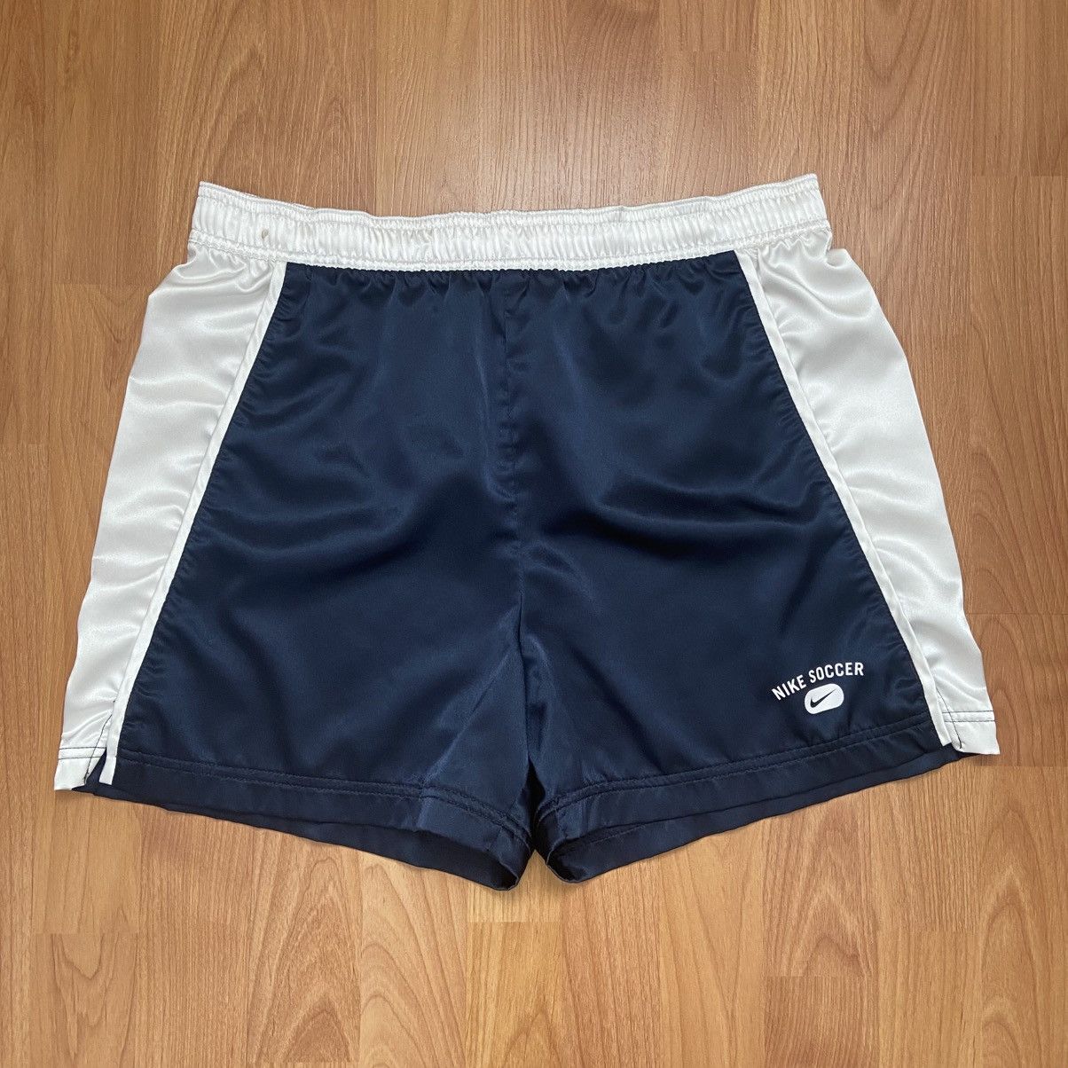 Nike Vintage Nike Soccer Logo Satin Shorts Size Men’s Small Size US 30 / EU 46 - 1 Thumbnail