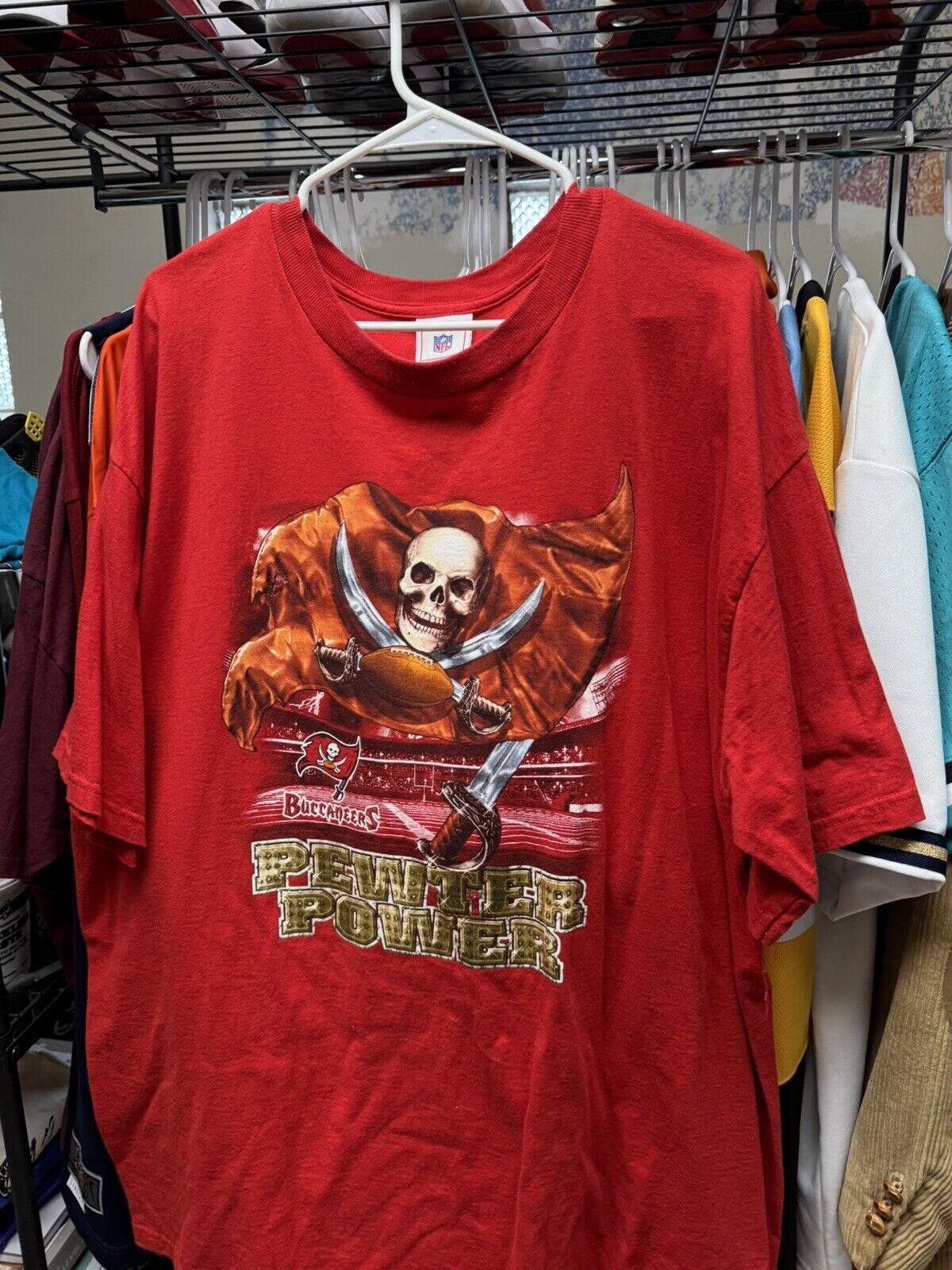 NFL × Vintage Vintage NFL Tampa Bay Buccaneers Tshirt Size US XL / EU 56 / 4 - 2 Thumbnail