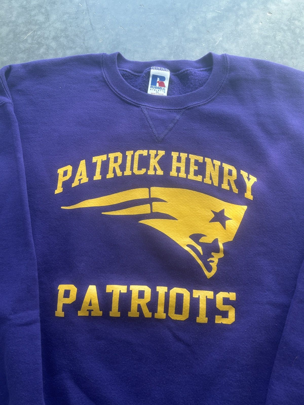 Russell Athletic × Vintage Vintage 90s Russell Patrick Henry Patriots Sweatshirt Size US XL / EU 56 / 4 - 2 Thumbnail