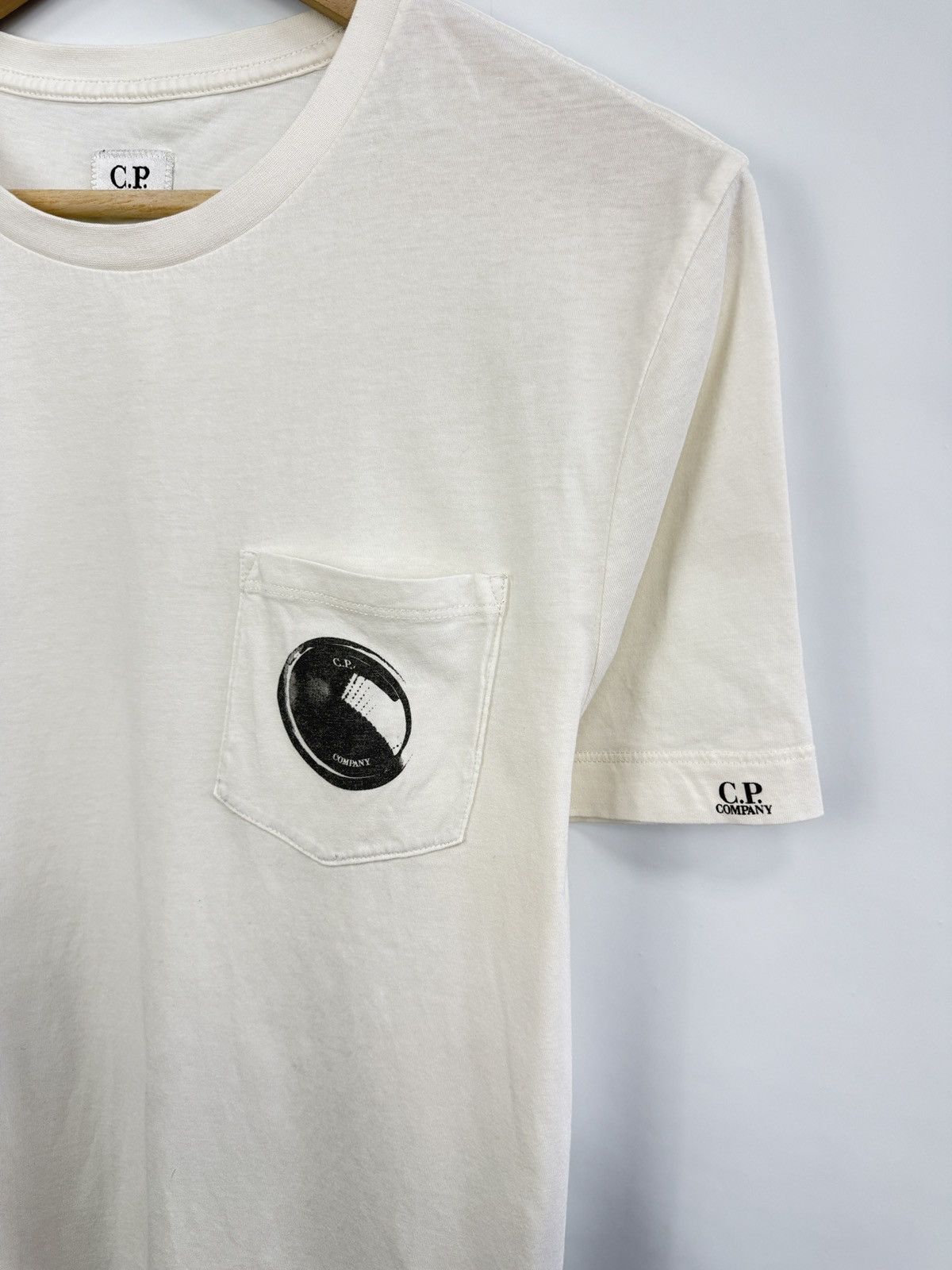 C.P. Company 🇮🇹 Y2K C. P. Company Lens Pocket T-Shirt Rare Retro Size US XL / EU 56 / 4 - 3 Thumbnail