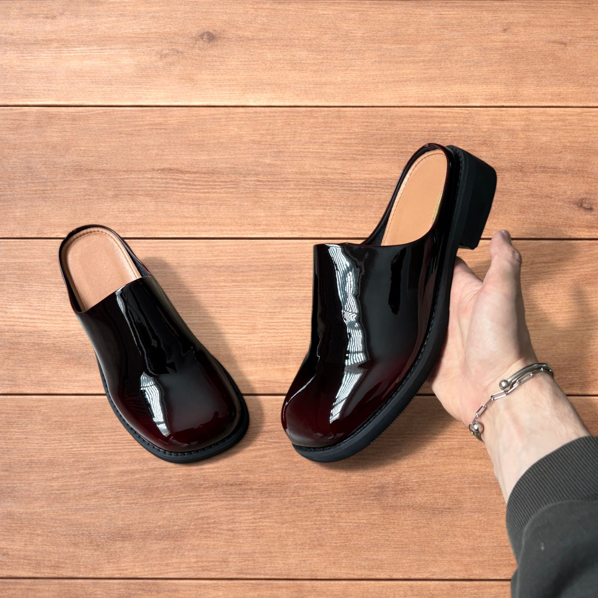 Japanese Brand Lovely faux leather slip on clogs slippers in oxblood red. Size US 11 / EU 44 - 7 Thumbnail