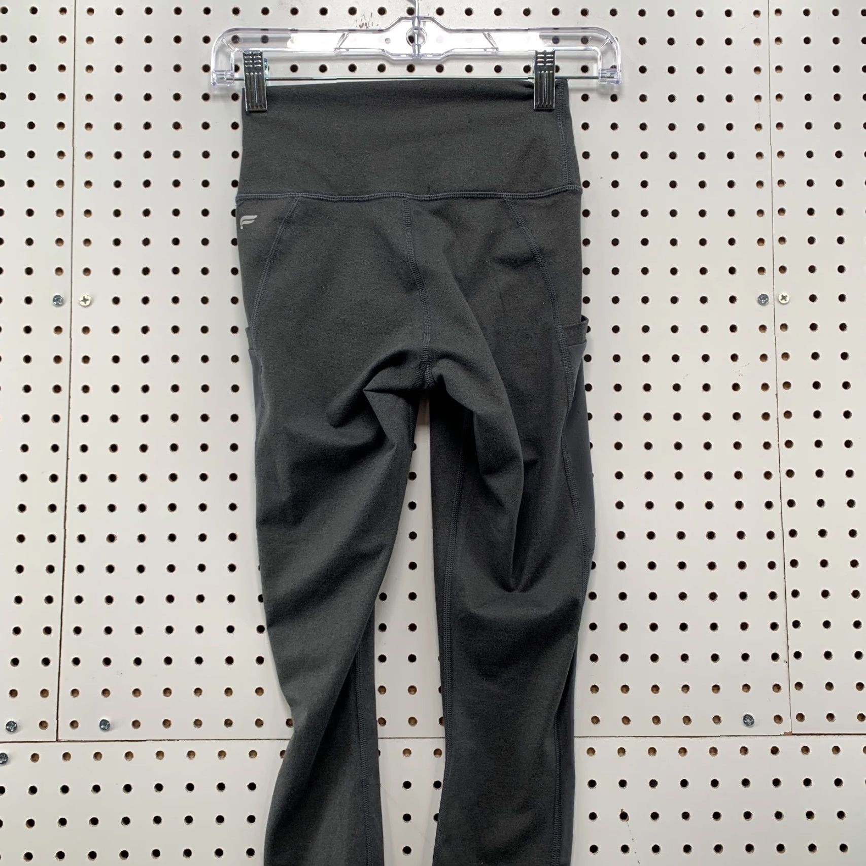Fabletics Fabletics Mila Leggings Womens 2XS Gray Pocket Capri Yoga Fit 22x22.5 Size 24" / US 00 / IT 34 - 7 Thumbnail
