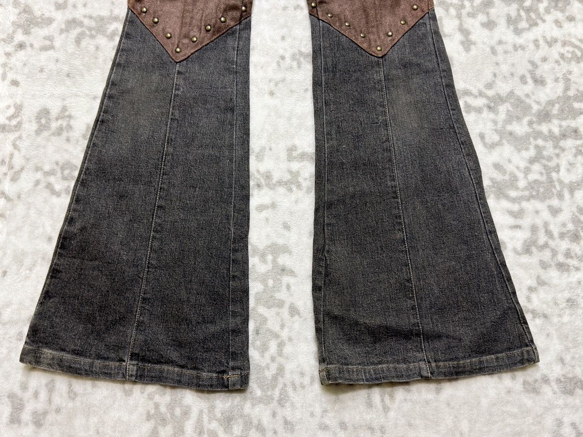 Tornado Mart Romantic Mocha Studded Knee Patch Flare Women Jeans Size US 27 - 7 Thumbnail